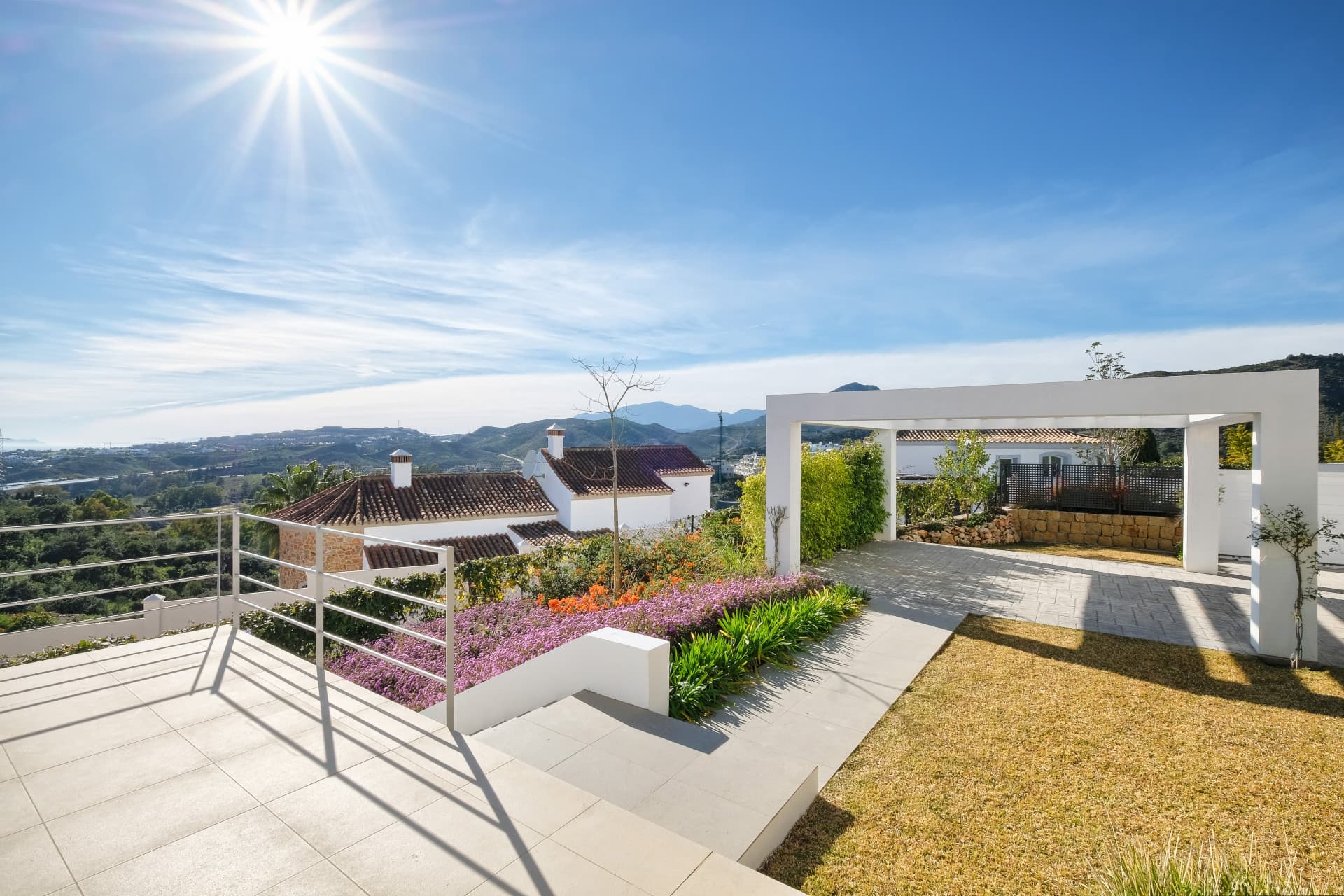 Luxury 4-Bedroom Villa in Puerto del Capitán, Benahavís with Panoramic Views