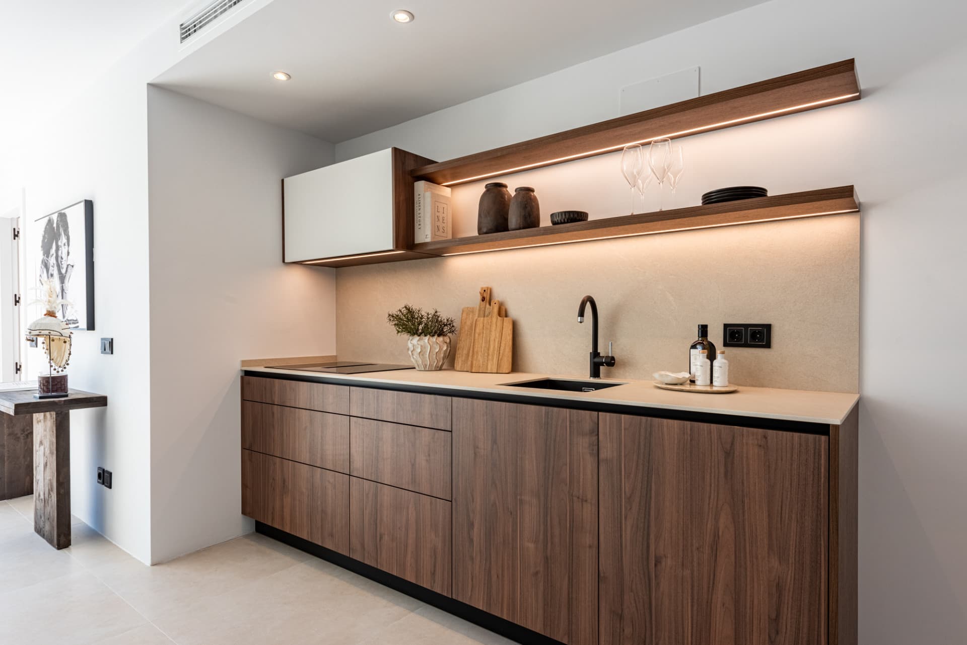 Renovated 3-Bedroom Apartment in La Quinta, Benahavís with Panoramic Views