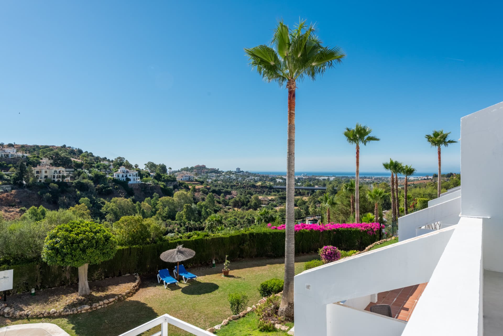 Renovated 3-Bedroom Apartment in La Quinta, Benahavís with Panoramic Views