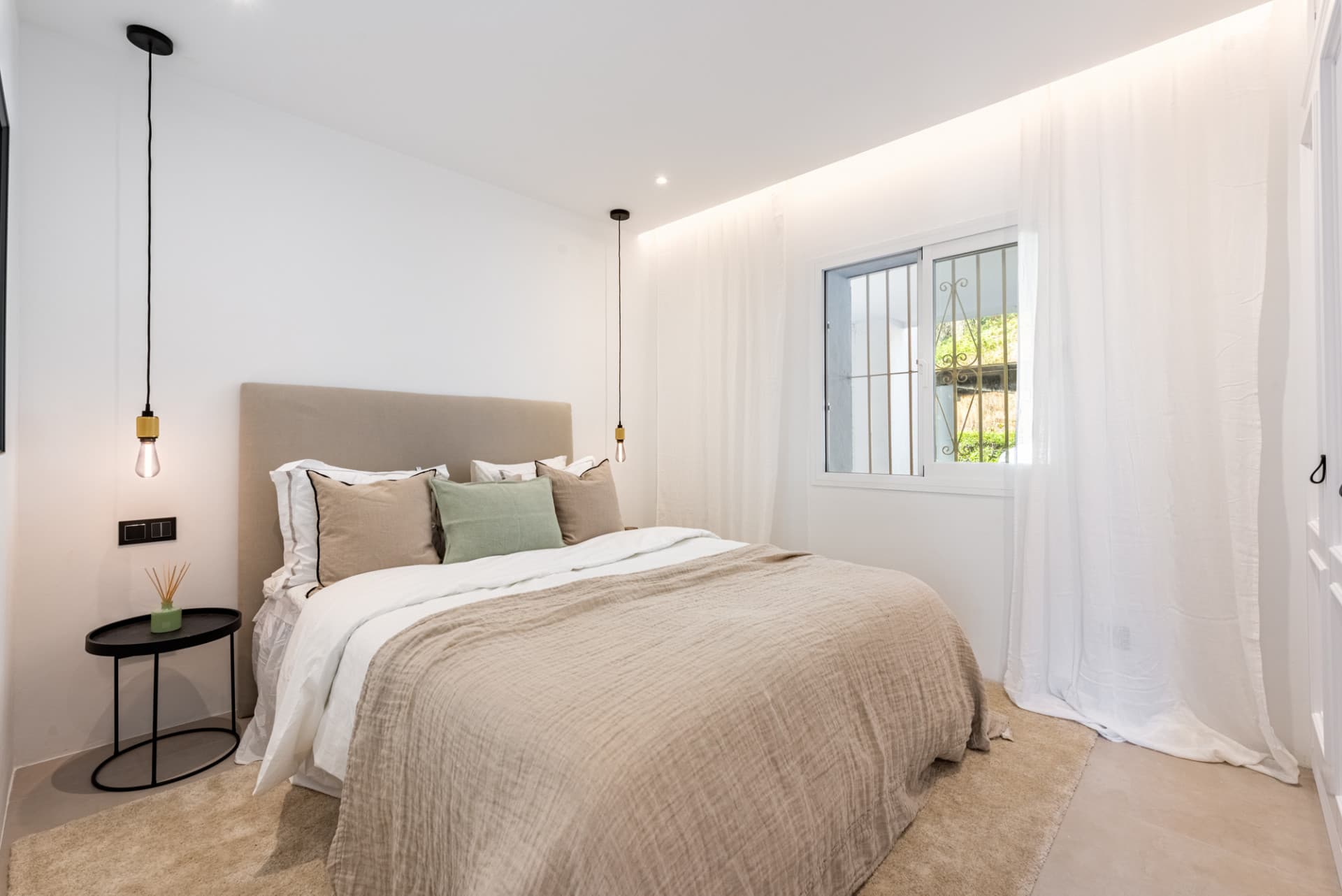 Renovated 3-Bedroom Apartment in La Quinta, Benahavís with Panoramic Views