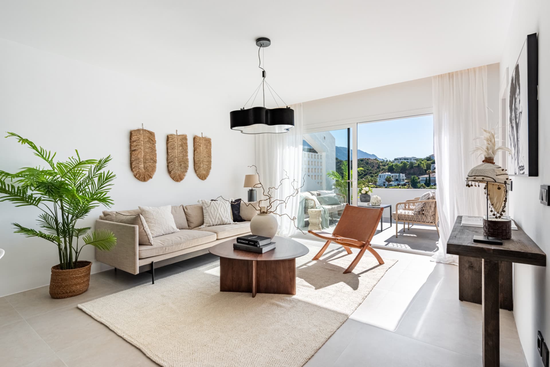 Renovated 3-Bedroom Apartment in La Quinta, Benahavís with Panoramic Views