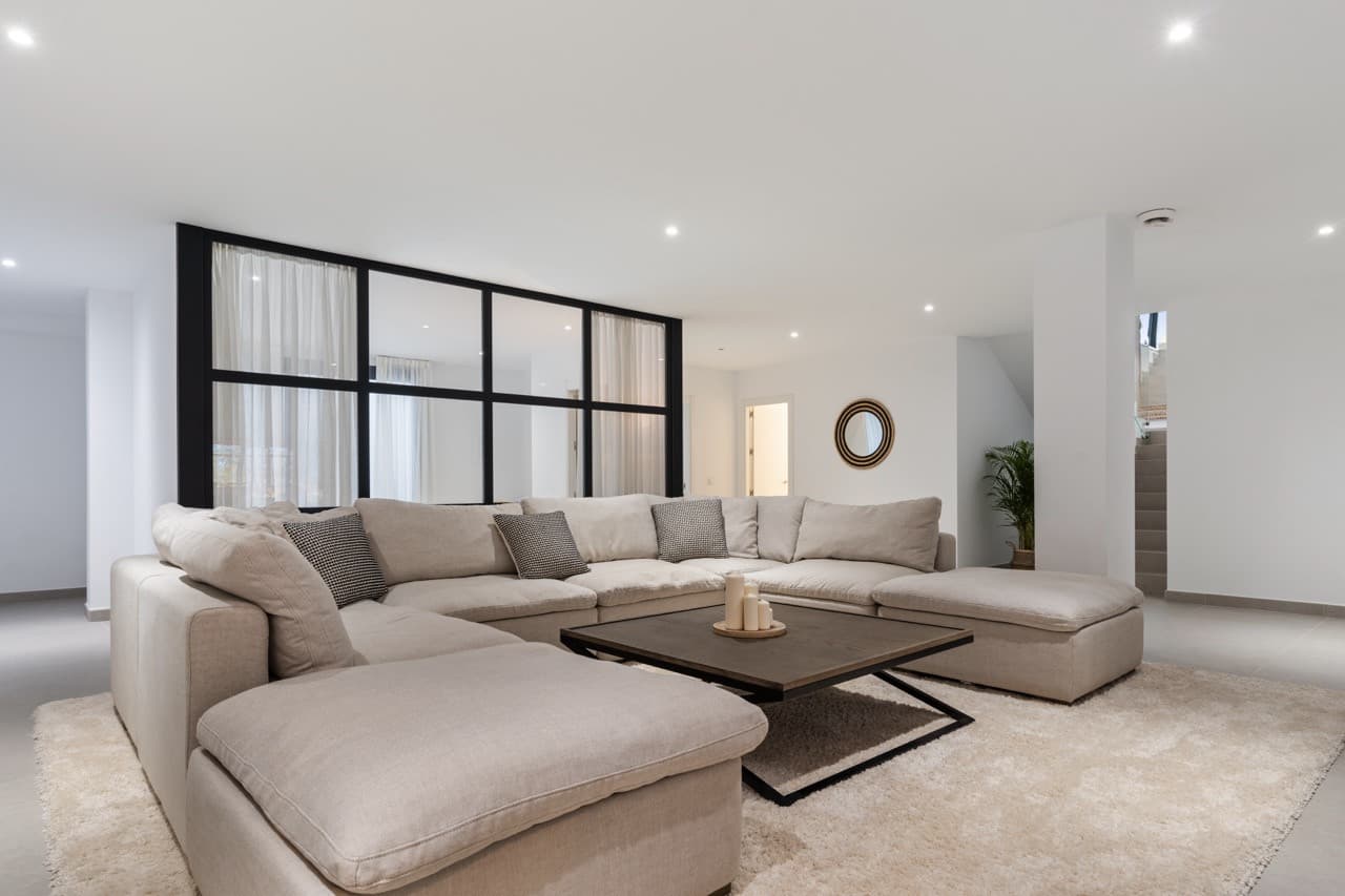 Luxury 6-Bedroom Villa in La Resina Golf, Estepona