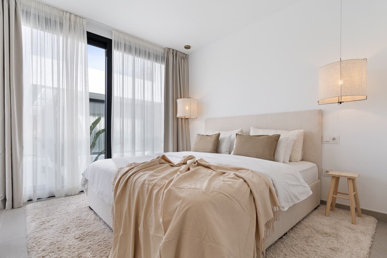 Luxury 6-Bedroom Villa in La Resina Golf, Estepona