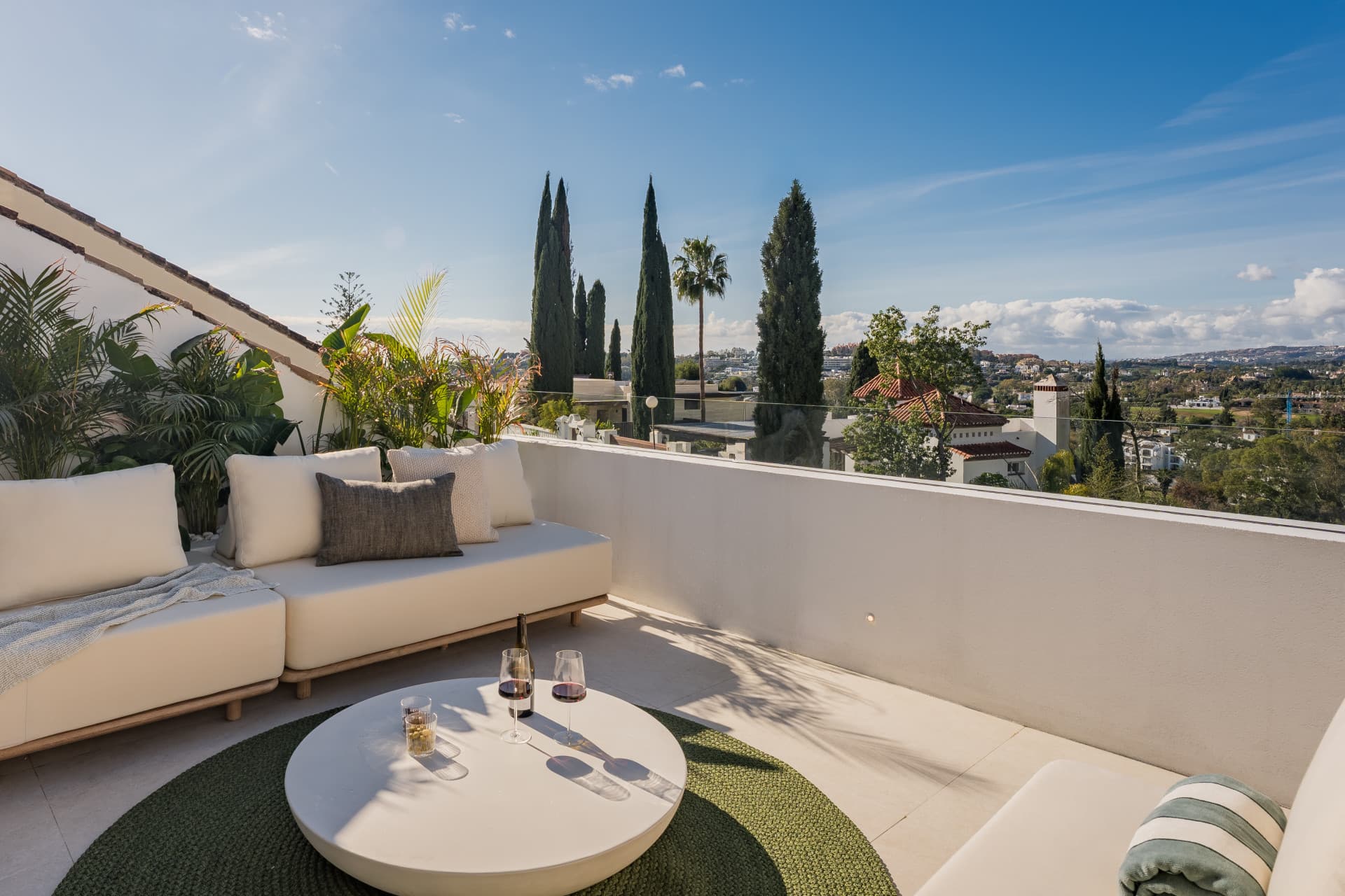 Casa Suma - Luxury 3-Bedroom Townhouse in Aloha, Nueva Andalucía