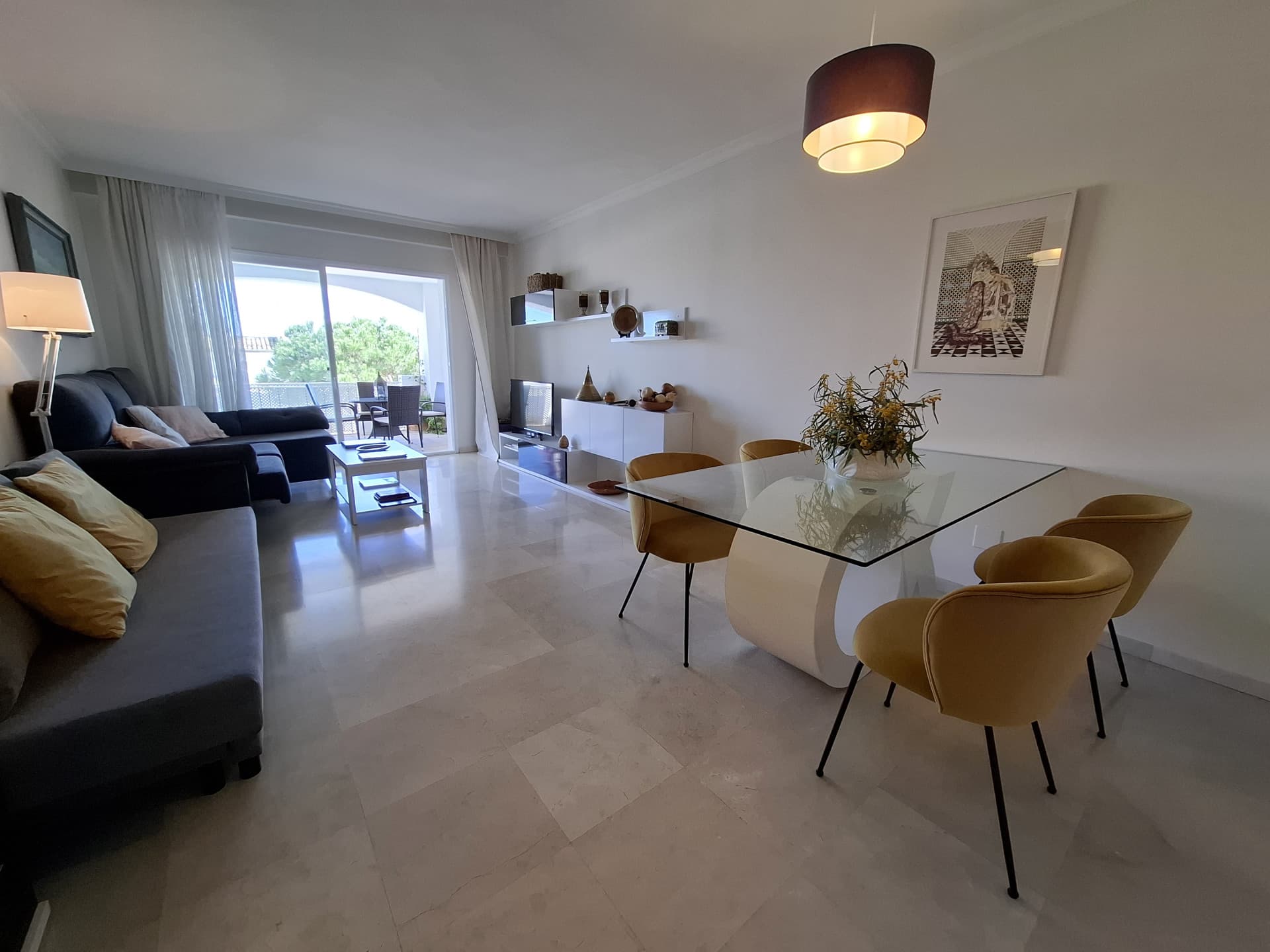 Bright South-Facing Apartment with Panoramic Mountain & Sea Views