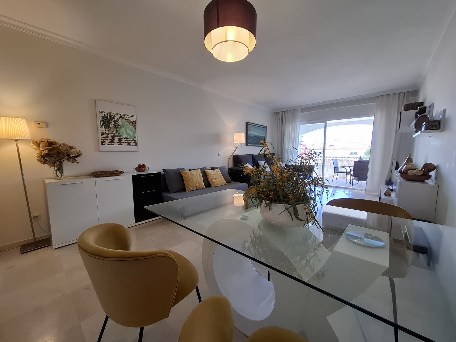 Bright South-Facing Apartment with Panoramic Mountain & Sea Views