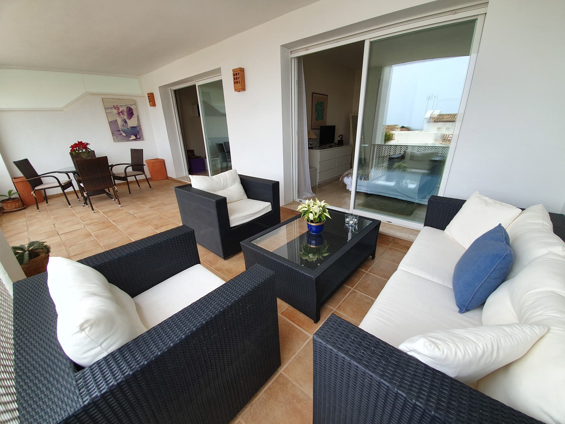 Bright South-Facing Apartment with Panoramic Mountain & Sea Views