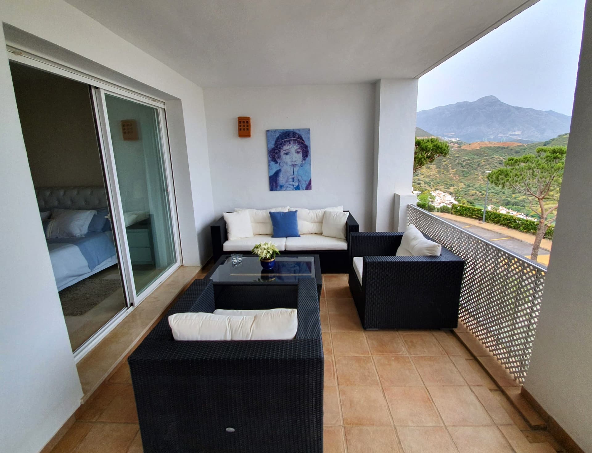 Bright South-Facing Apartment with Panoramic Mountain & Sea Views