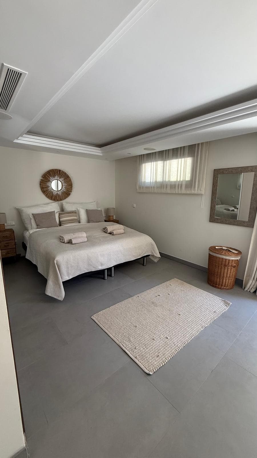 Luxury 5-Bedroom Villa in Los Naranjos, Nueva Andalucía