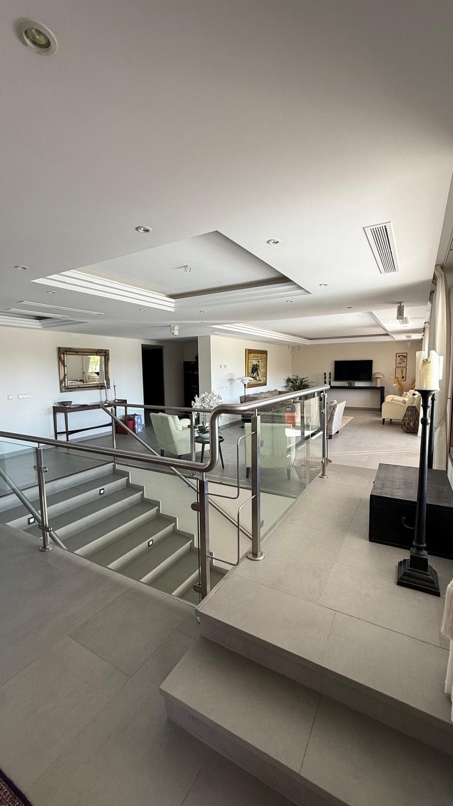 Luxury 5-Bedroom Villa in Los Naranjos, Nueva Andalucía