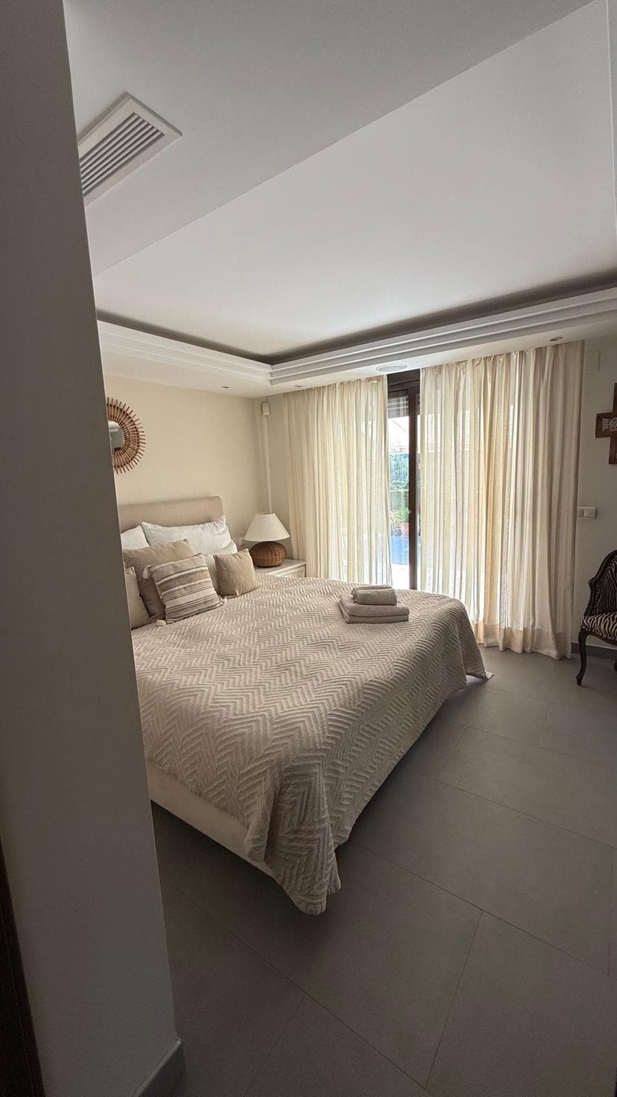 Luxury 5-Bedroom Villa in Los Naranjos, Nueva Andalucía