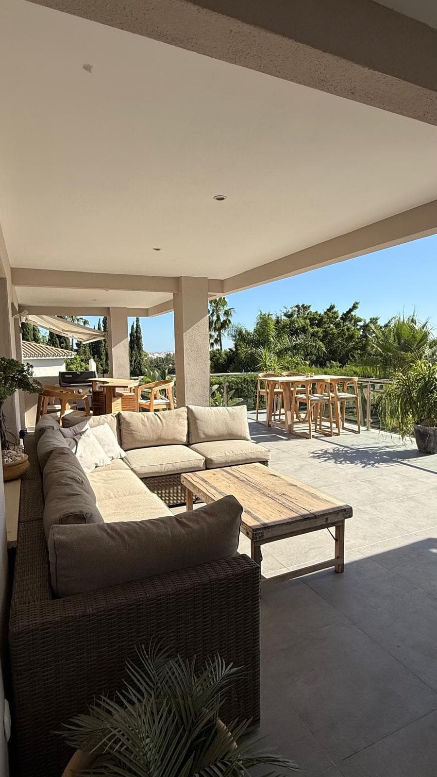 Luxury 5-Bedroom Villa in Los Naranjos, Nueva Andalucía