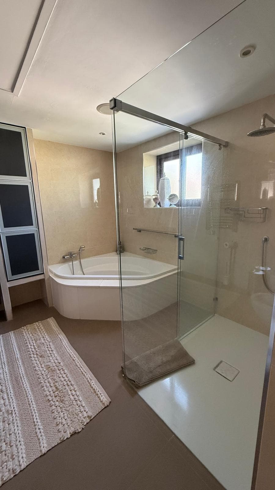 Luxury 5-Bedroom Villa in Los Naranjos, Nueva Andalucía
