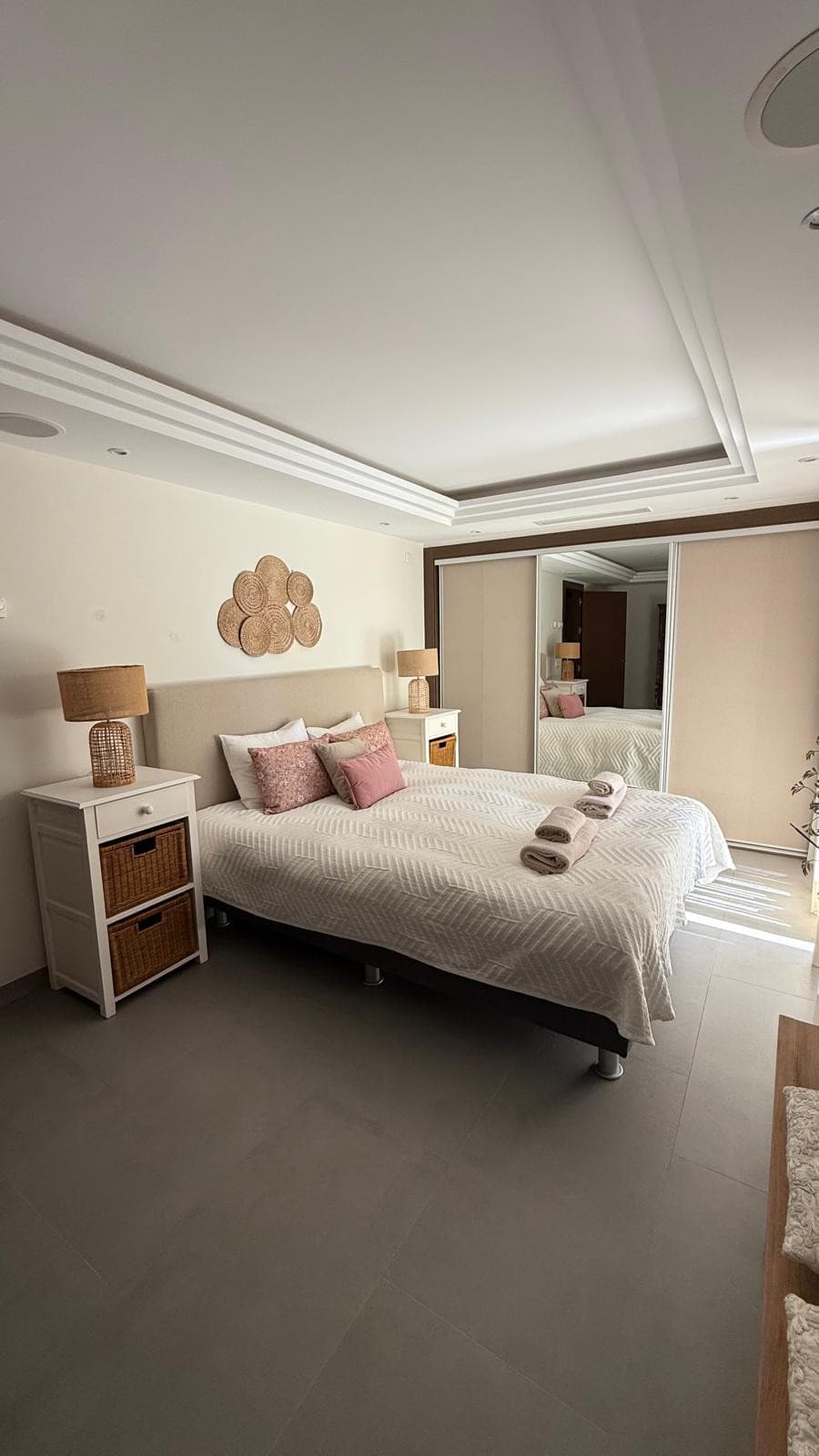 Luxury 5-Bedroom Villa in Los Naranjos, Nueva Andalucía
