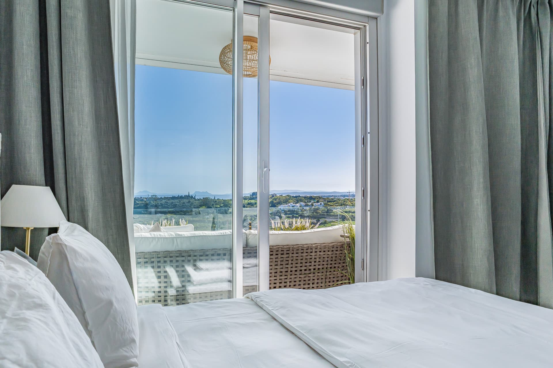 Modern 3-Bedroom Apartment in Oceana Views, Cancelada – New Golden Mile