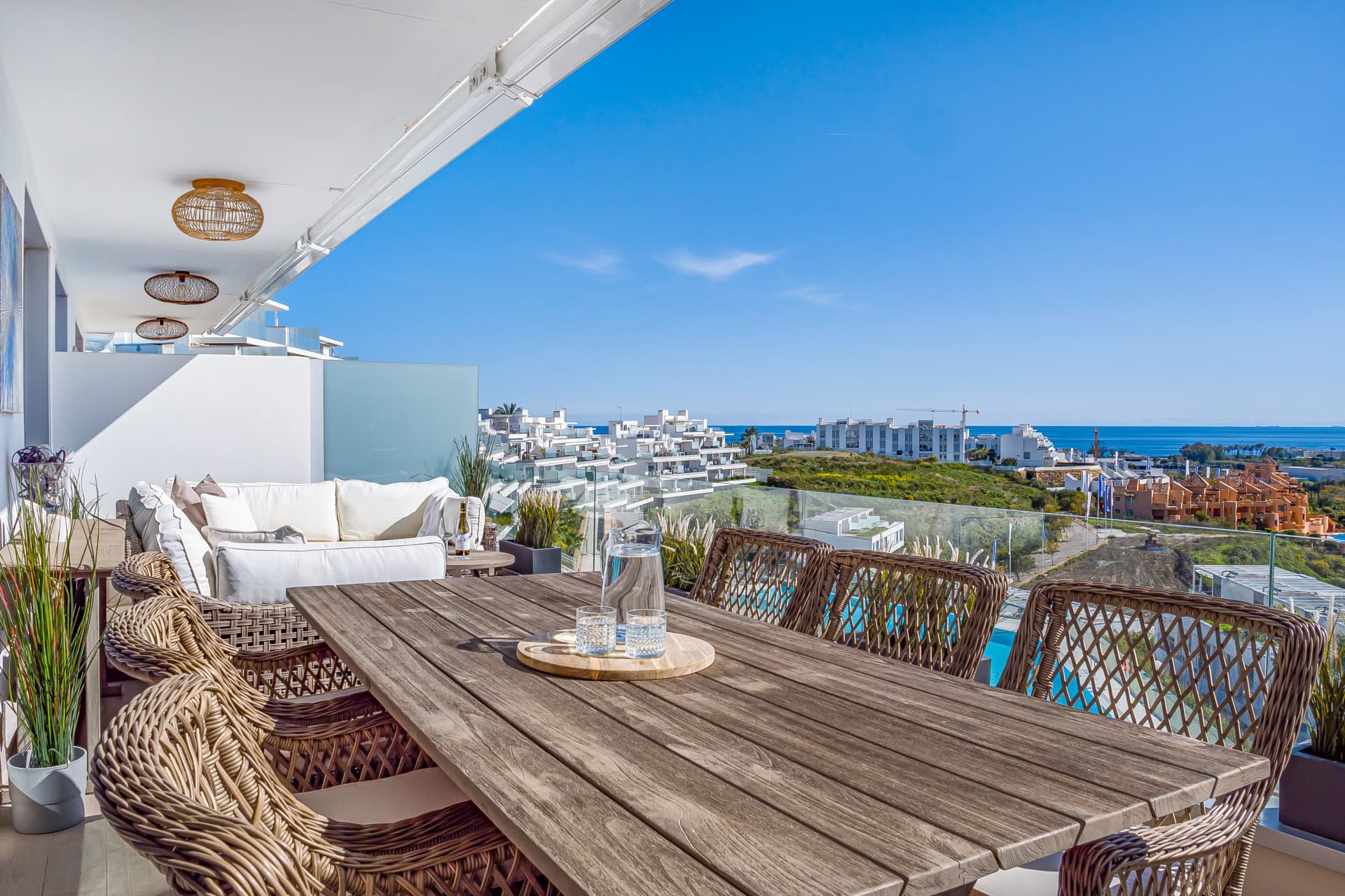 Modern 3-Bedroom Apartment in Oceana Views, Cancelada – New Golden Mile