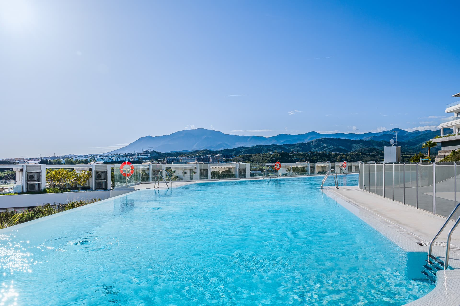 Modern 3-Bedroom Apartment in Oceana Views, Cancelada – New Golden Mile