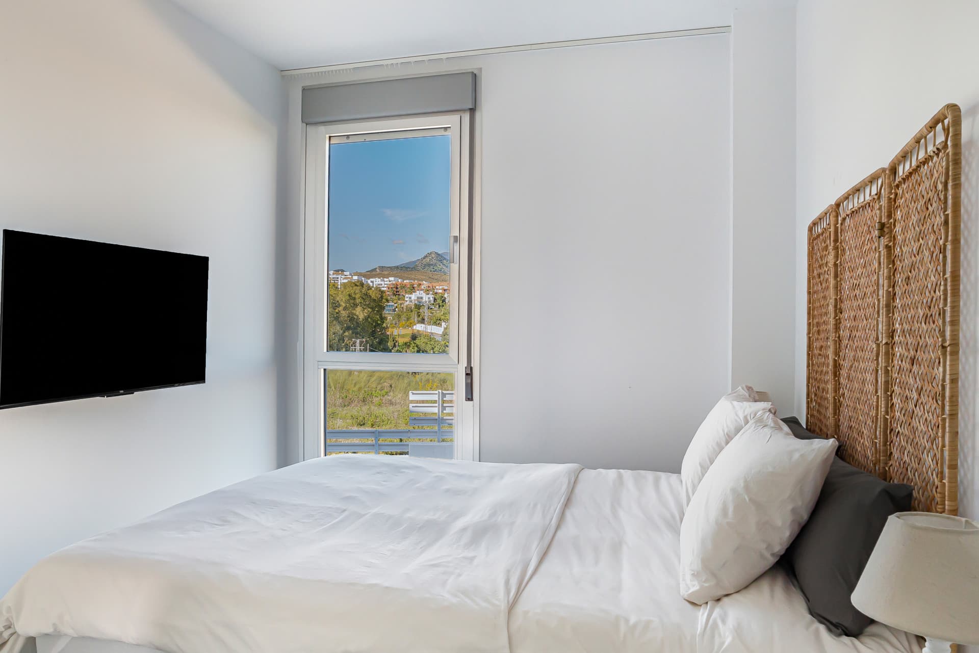 Modern 3-Bedroom Apartment in Oceana Views, Cancelada – New Golden Mile