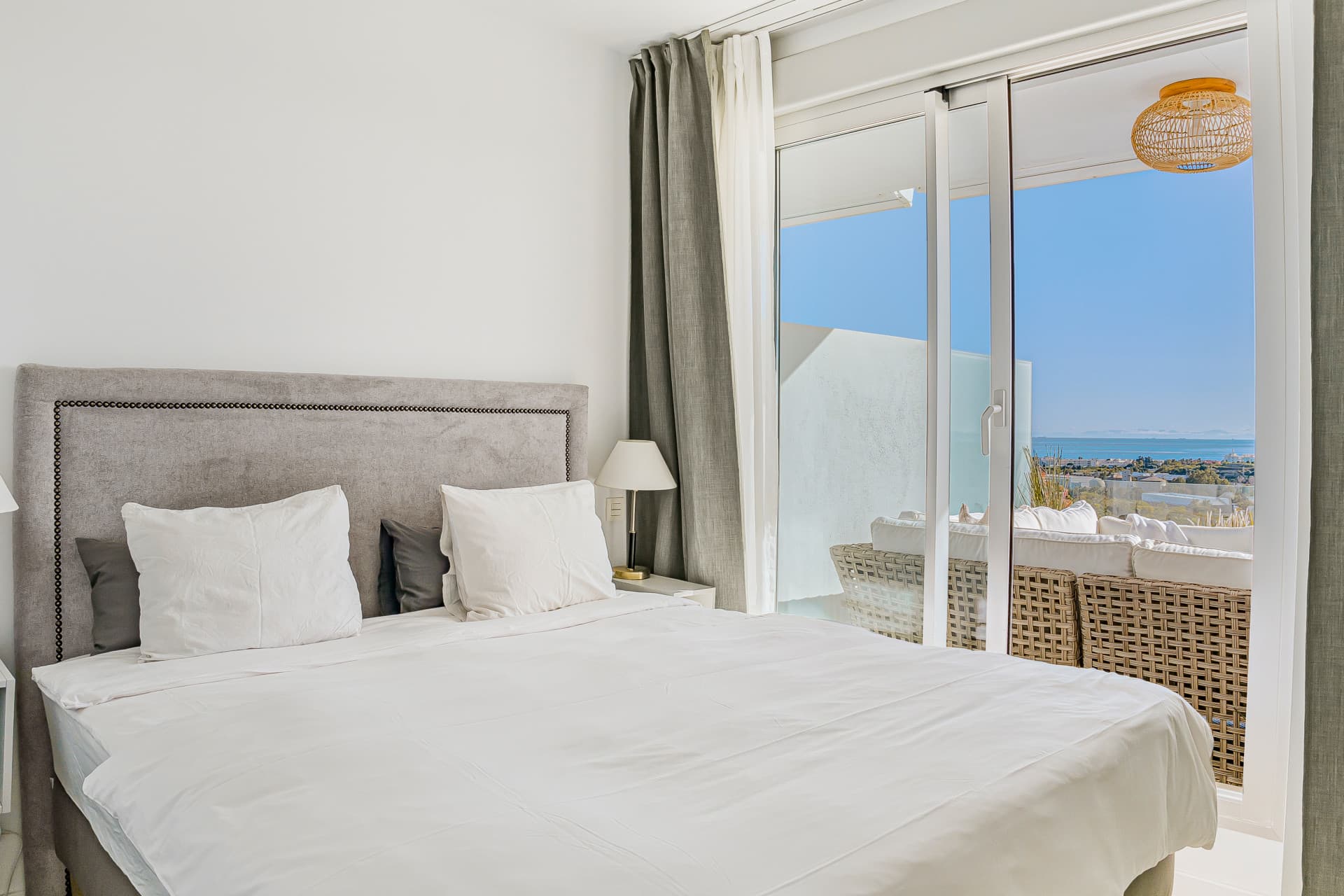 Modern 3-Bedroom Apartment in Oceana Views, Cancelada – New Golden Mile