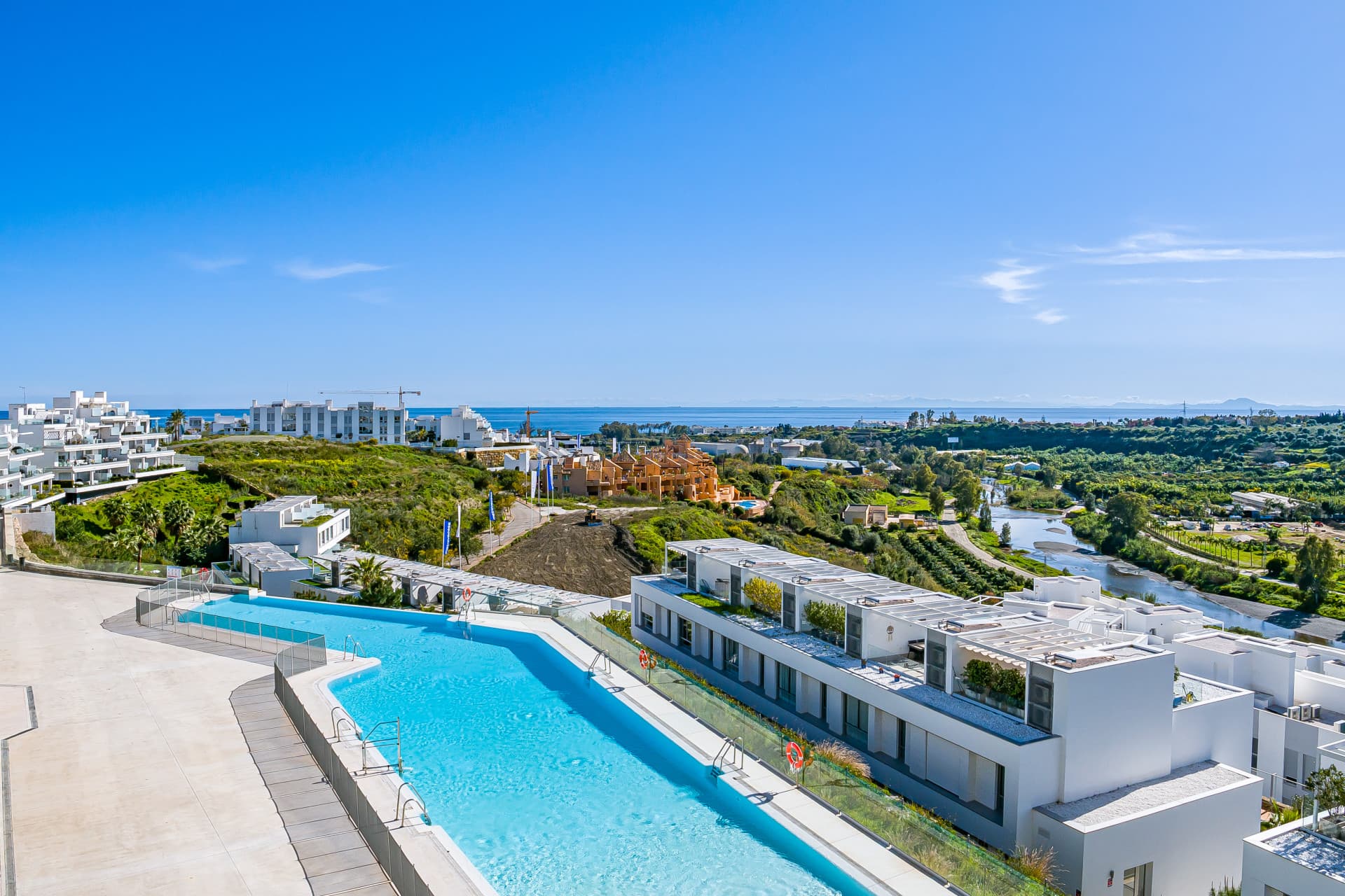 Modern 3-Bedroom Apartment in Oceana Views, Cancelada – New Golden Mile
