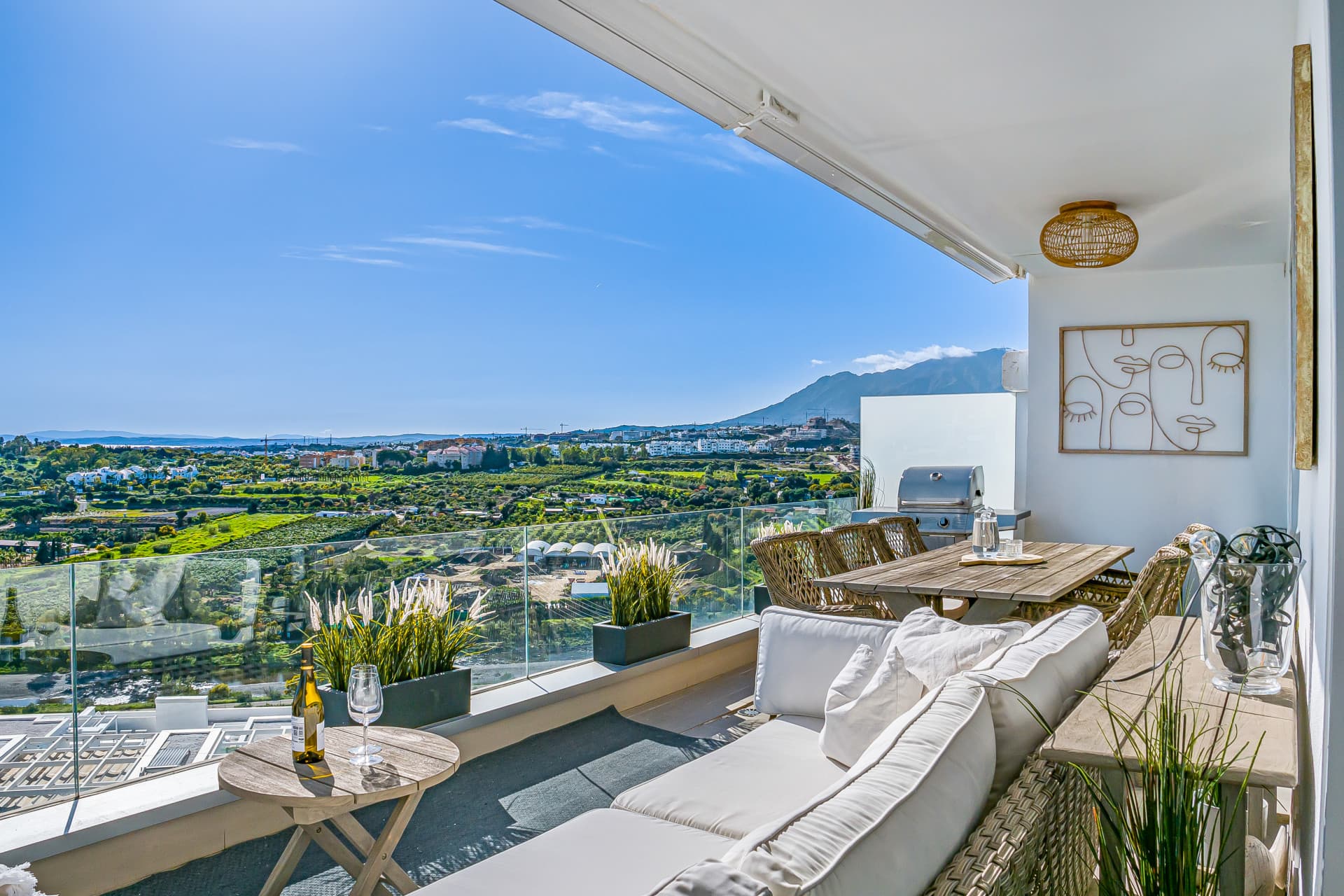 Modern 3-Bedroom Apartment in Oceana Views, Cancelada – New Golden Mile
