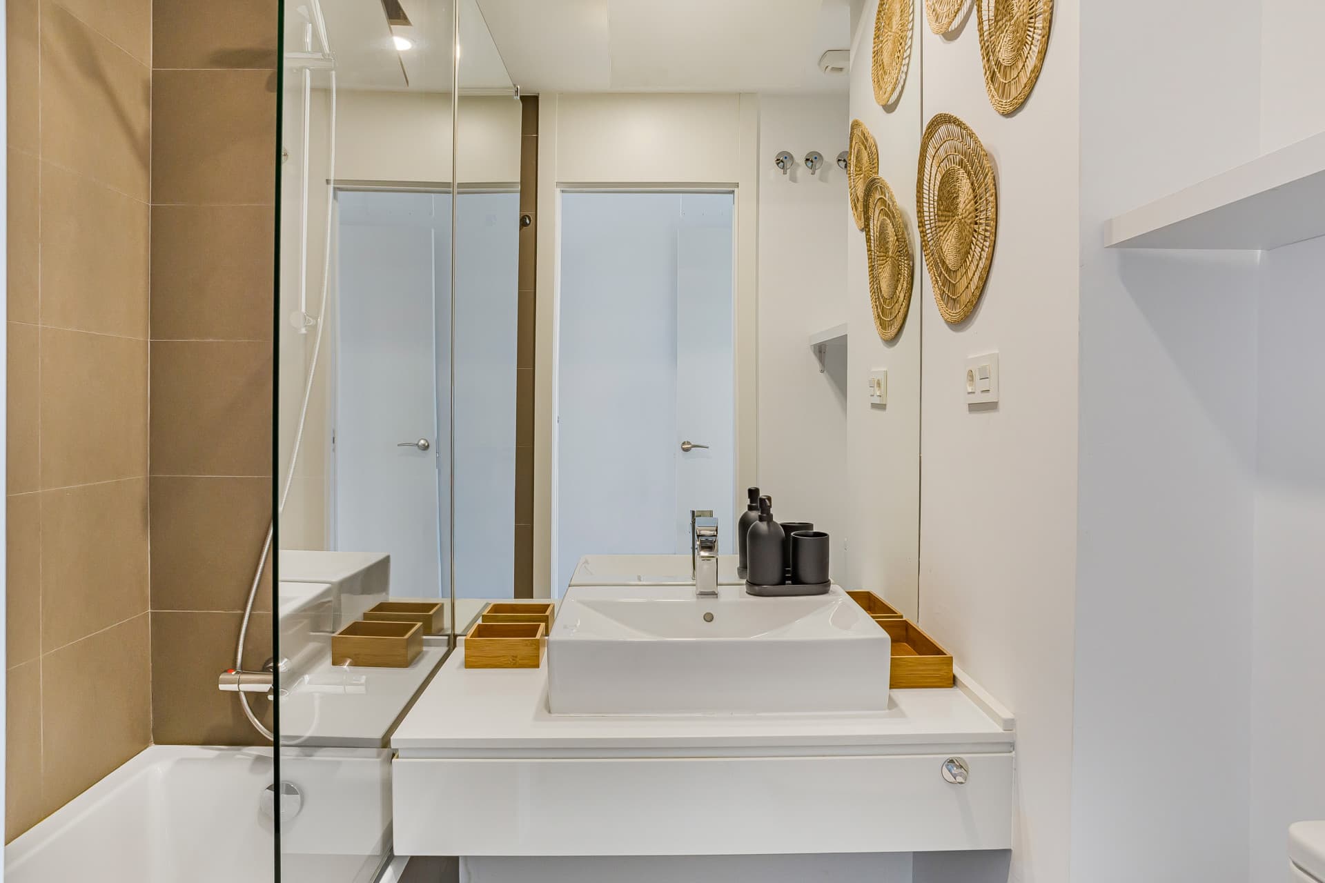 Modern 3-Bedroom Apartment in Oceana Views, Cancelada – New Golden Mile