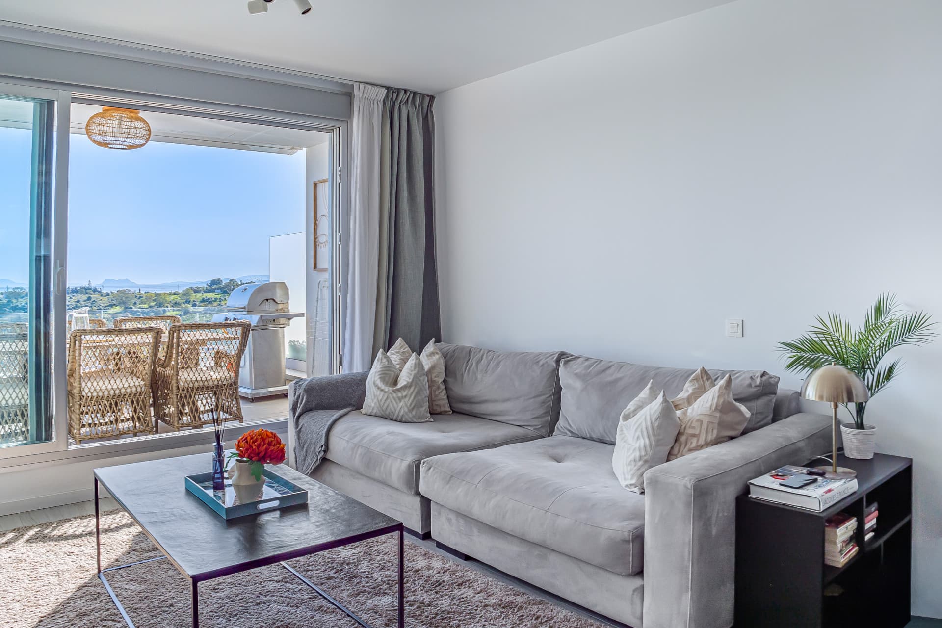 Modern 3-Bedroom Apartment in Oceana Views, Cancelada – New Golden Mile