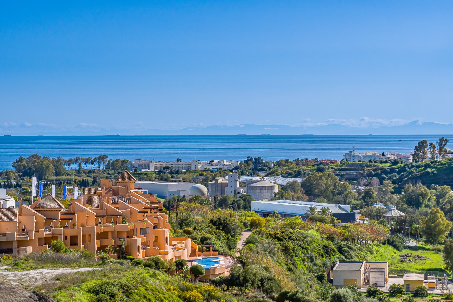 Modern 3-Bedroom Apartment in Oceana Views, Cancelada – New Golden Mile