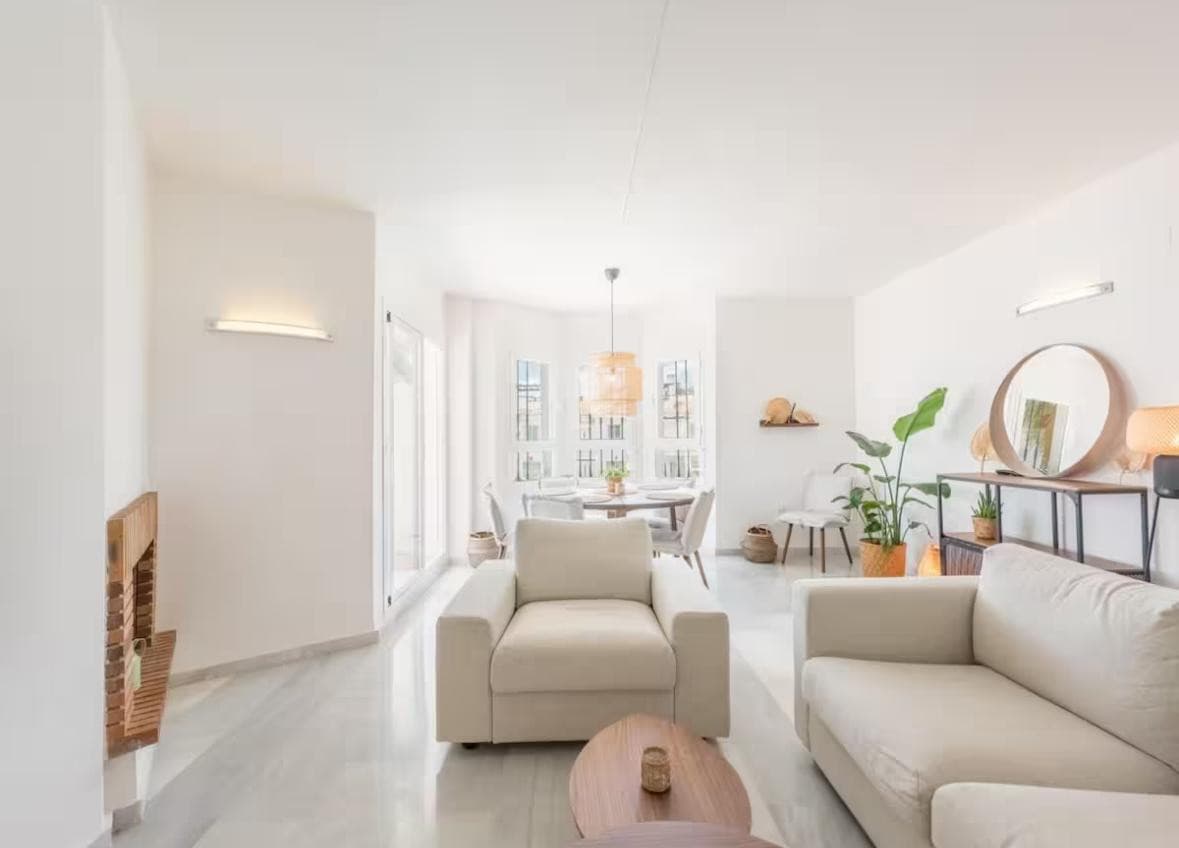 Southwest-Facing Penthouse for Sale in Los Naranjos, Nueva Andalucía, Private Terrace & Golf Valley Location