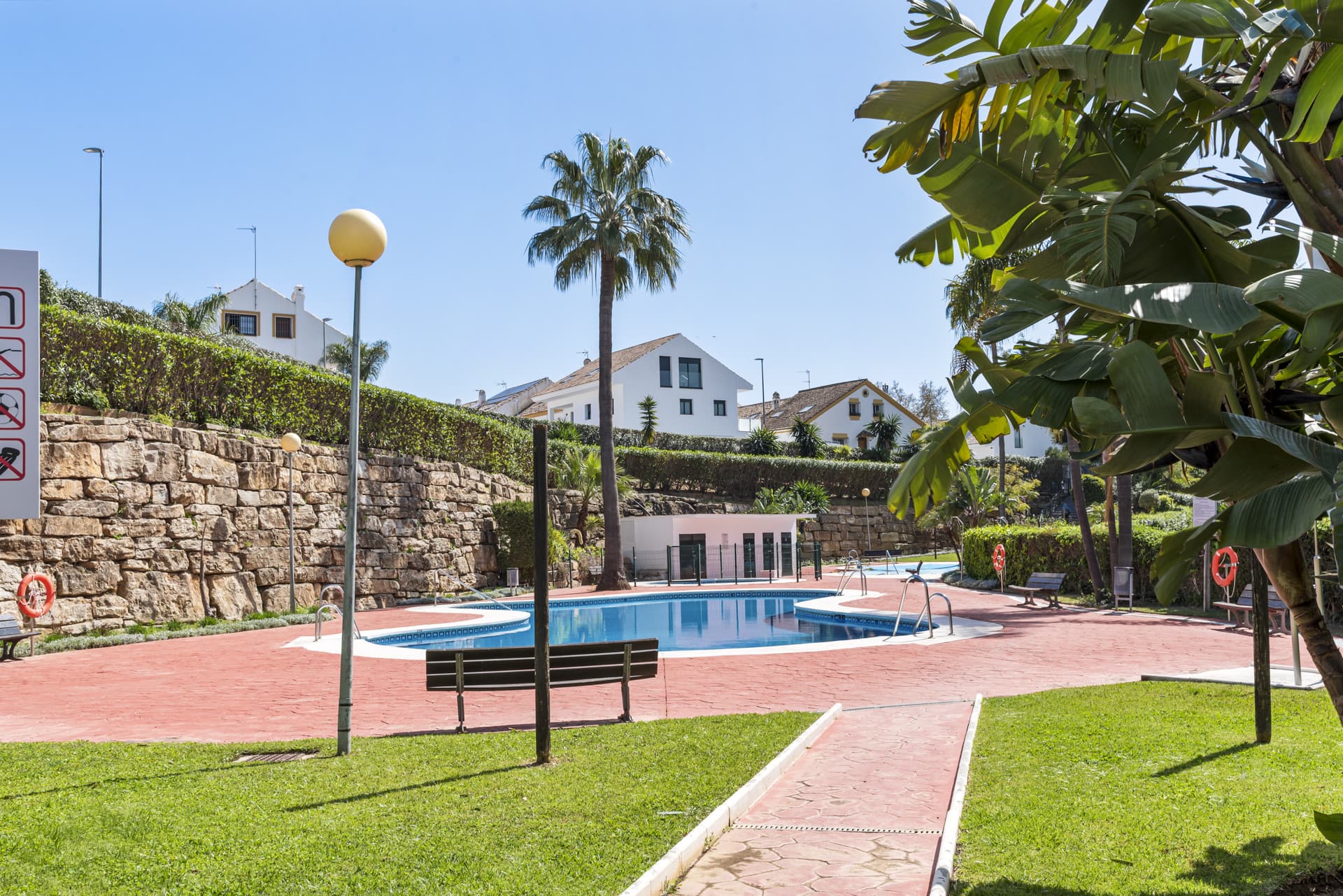Penthouse in Guadalmina Alta with Golf Views & Rooftop Terrace