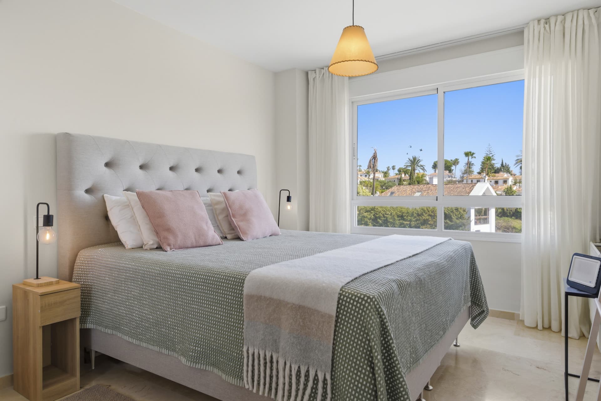 Penthouse in Guadalmina Alta with Golf Views & Rooftop Terrace