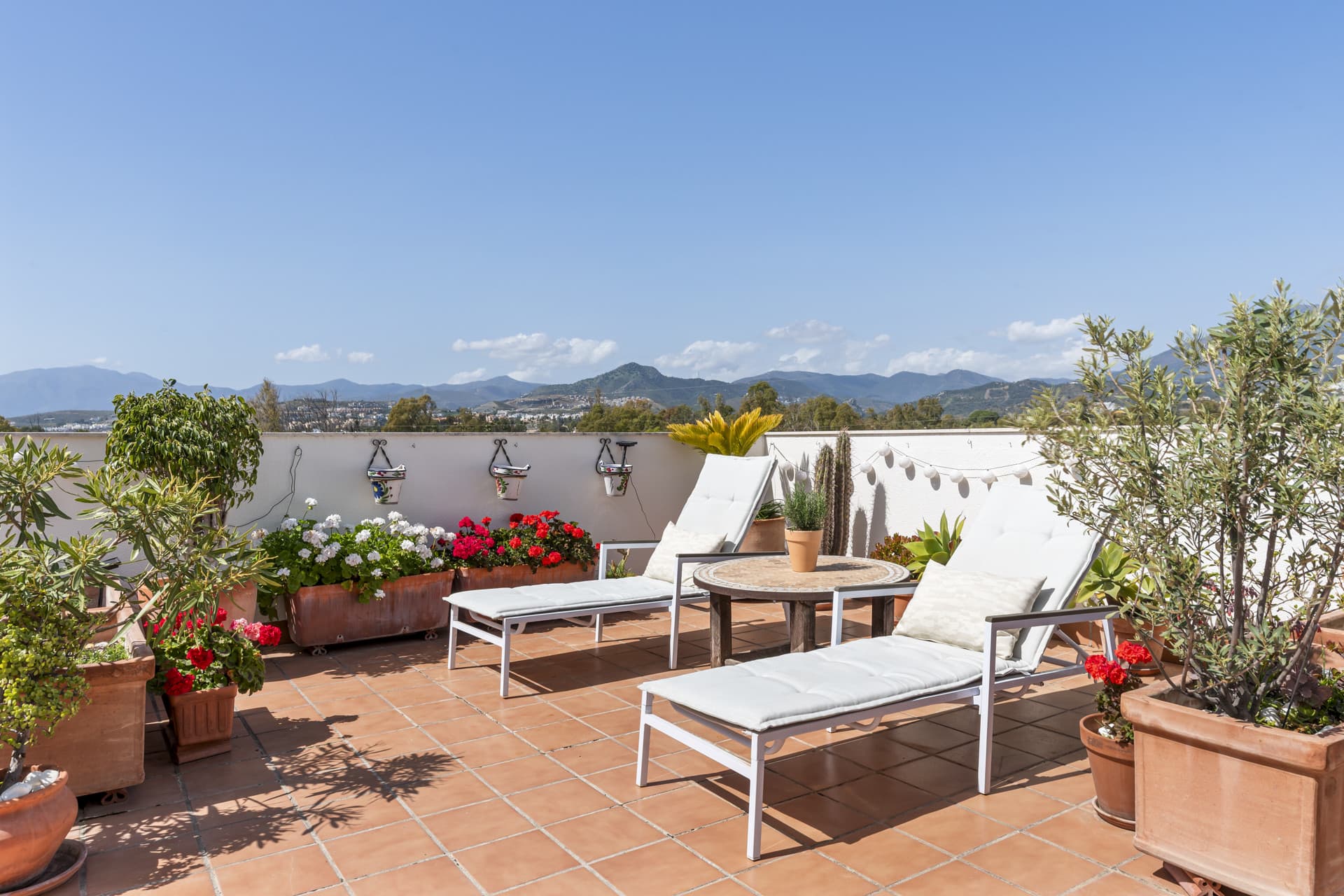Penthouse in Guadalmina Alta with Golf Views & Rooftop Terrace