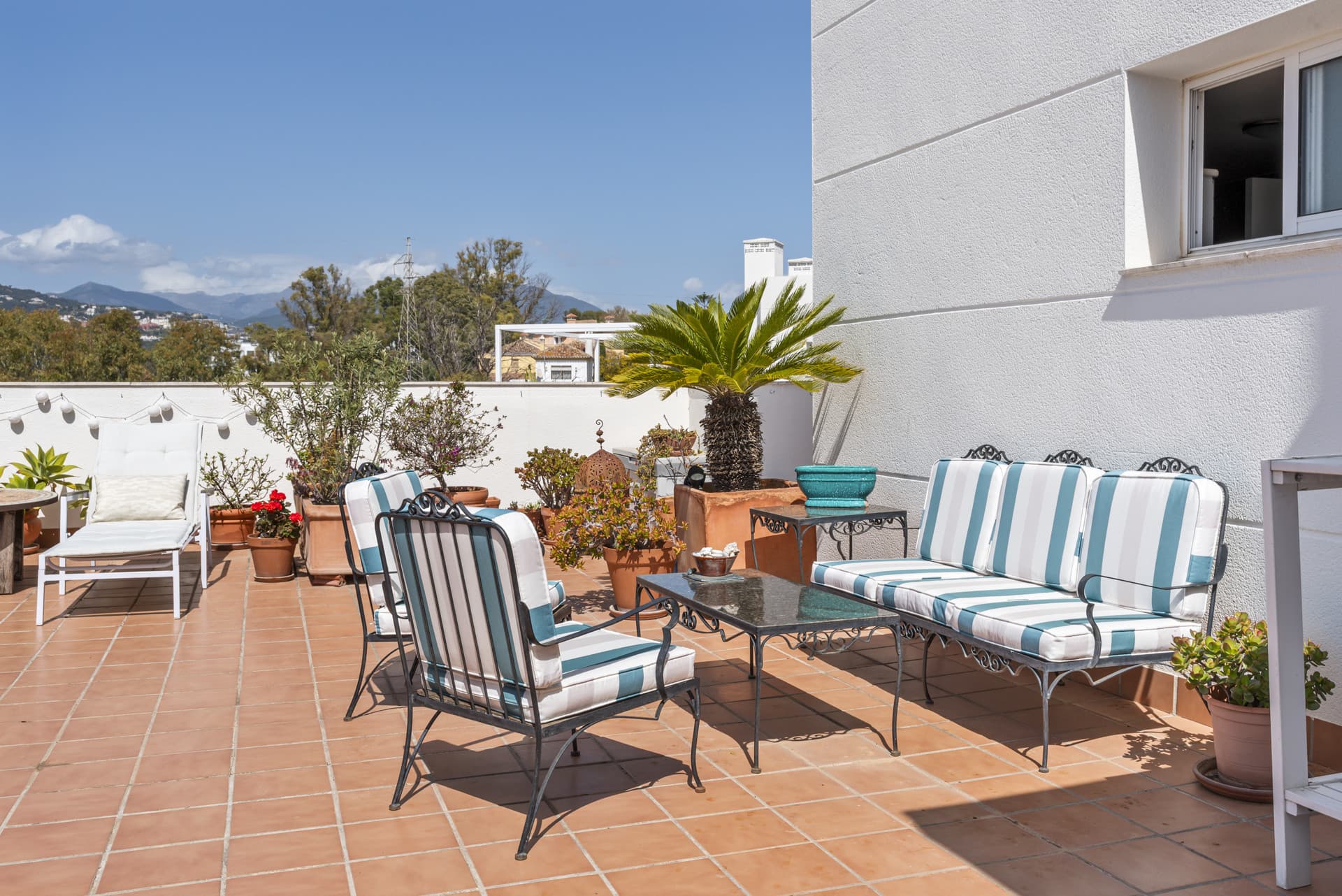 Penthouse in Guadalmina Alta with Golf Views & Rooftop Terrace