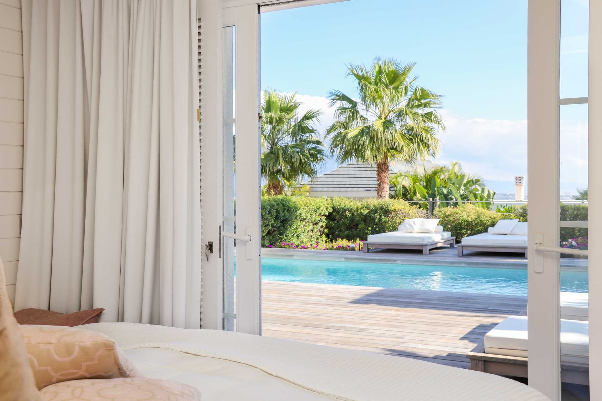 Luxury 4-Bedroom Villa in La Alquería, Benahavís with Sea & La Concha Views