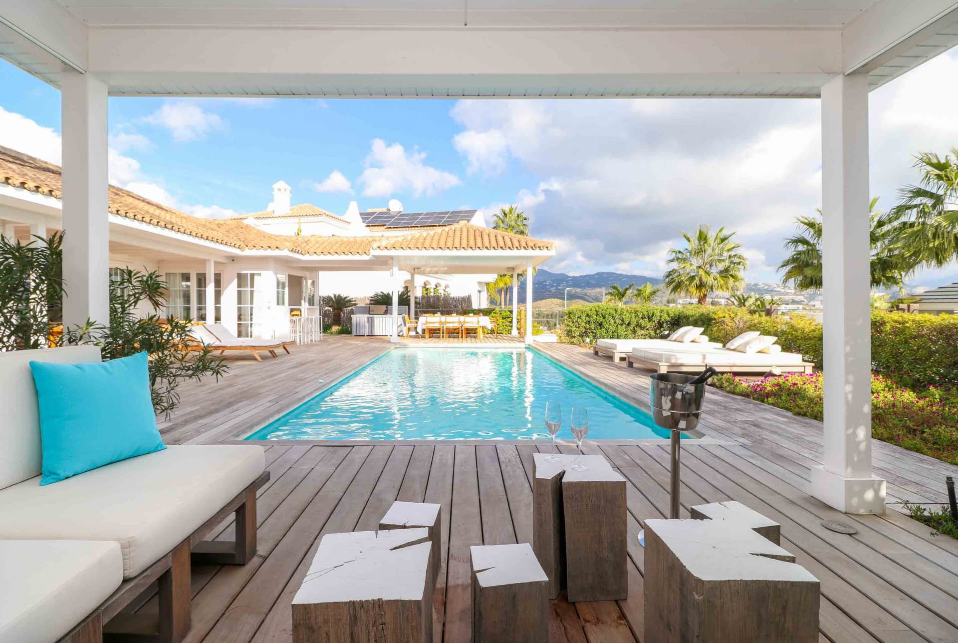 Luxury 4-Bedroom Villa in La Alquería, Benahavís with Sea & La Concha Views