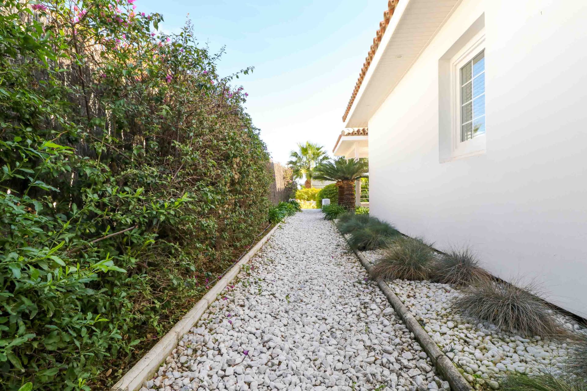 Luxury 4-Bedroom Villa in La Alquería, Benahavís with Sea & La Concha Views