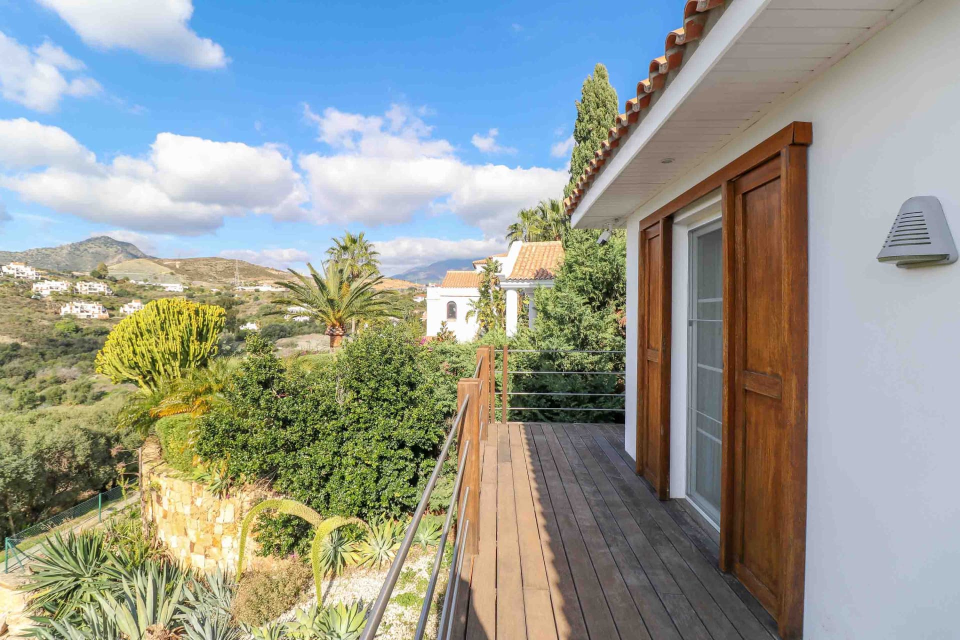 Luxury 4-Bedroom Villa in La Alquería, Benahavís with Sea & La Concha Views