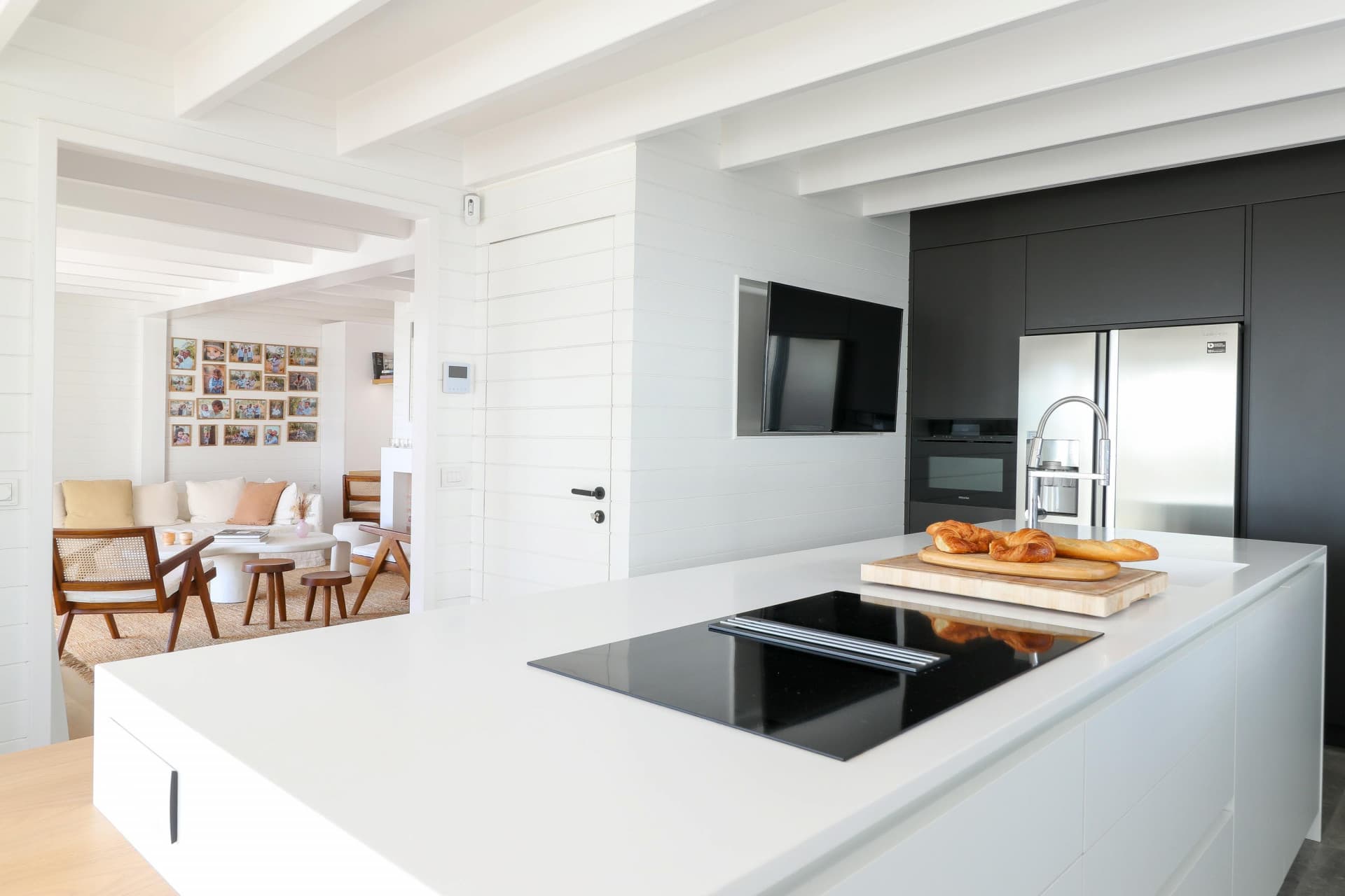 Luxury 4-Bedroom Villa in La Alquería, Benahavís with Sea & La Concha Views