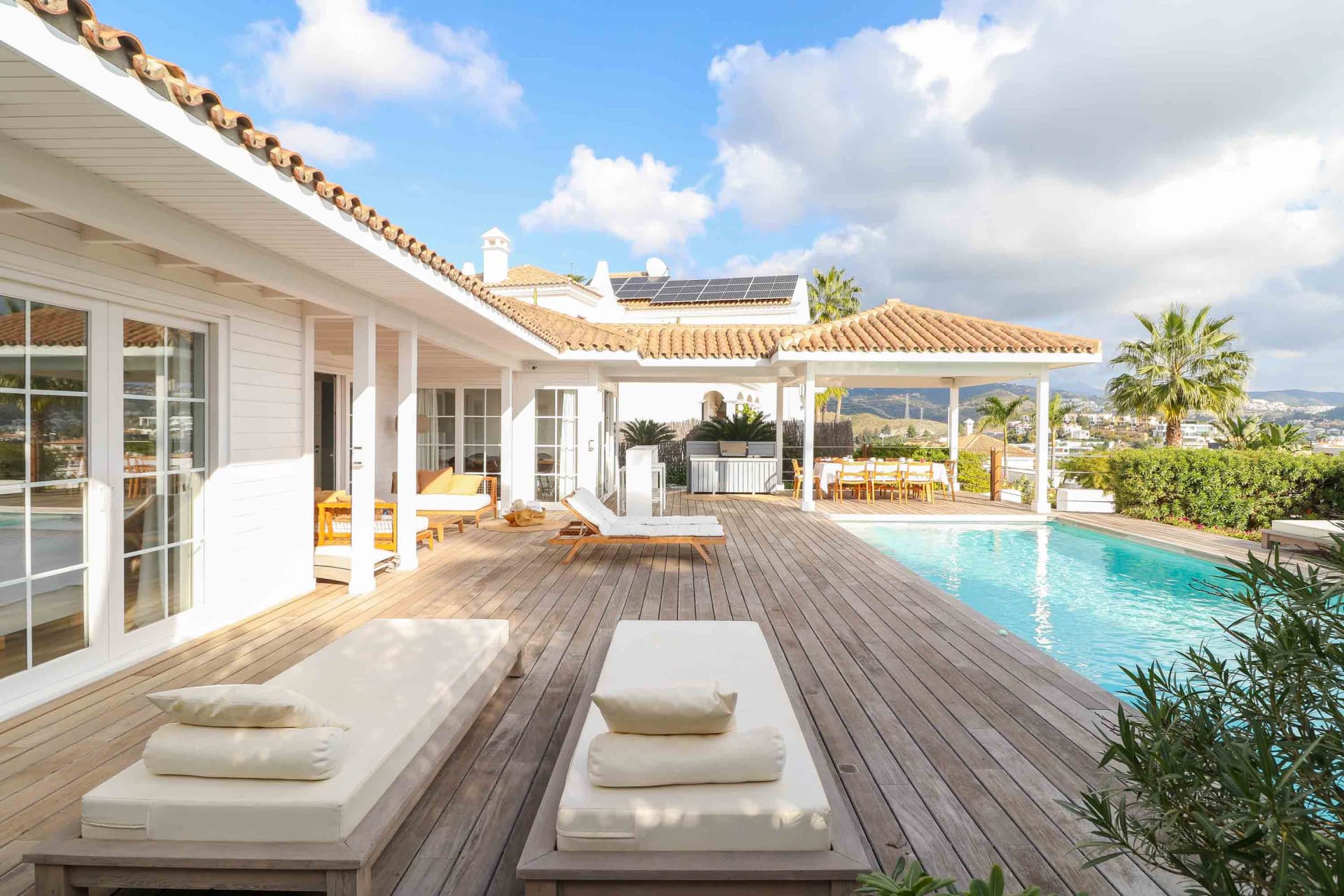 Luxury 4-Bedroom Villa in La Alquería, Benahavís with Sea & La Concha Views