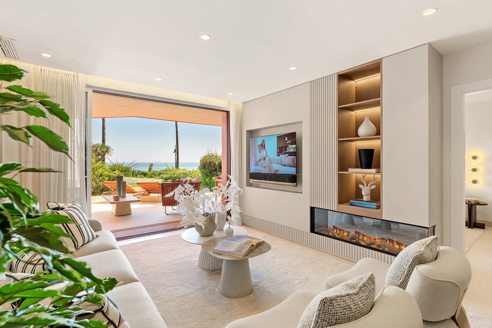 Luxury Beachfront Apartment in Estepona with Sea Views