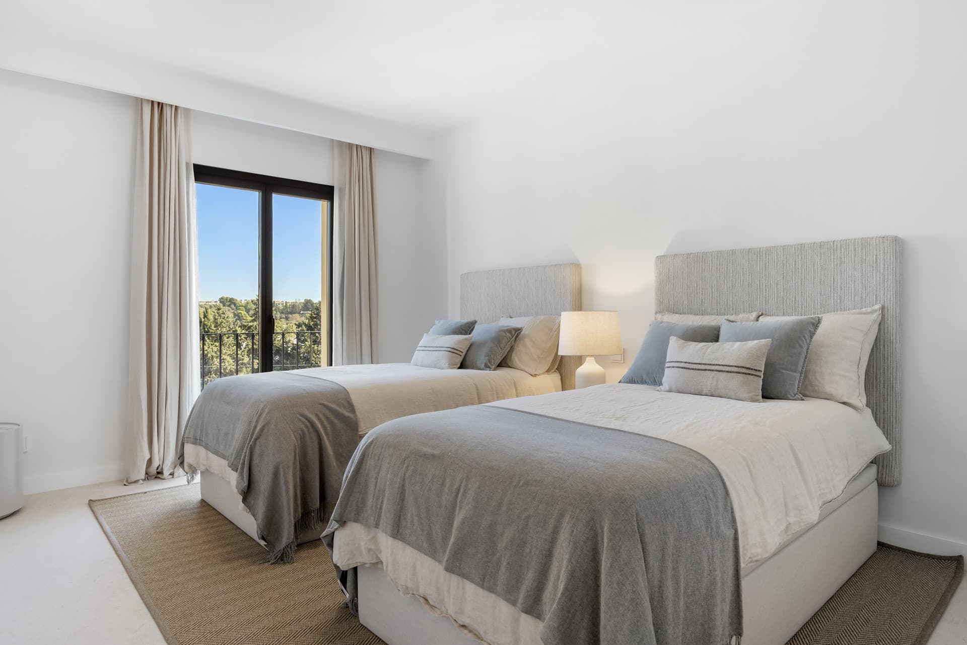 Luxury Frontline Golf Townhouse in Los Olivos, Nueva Andalucía