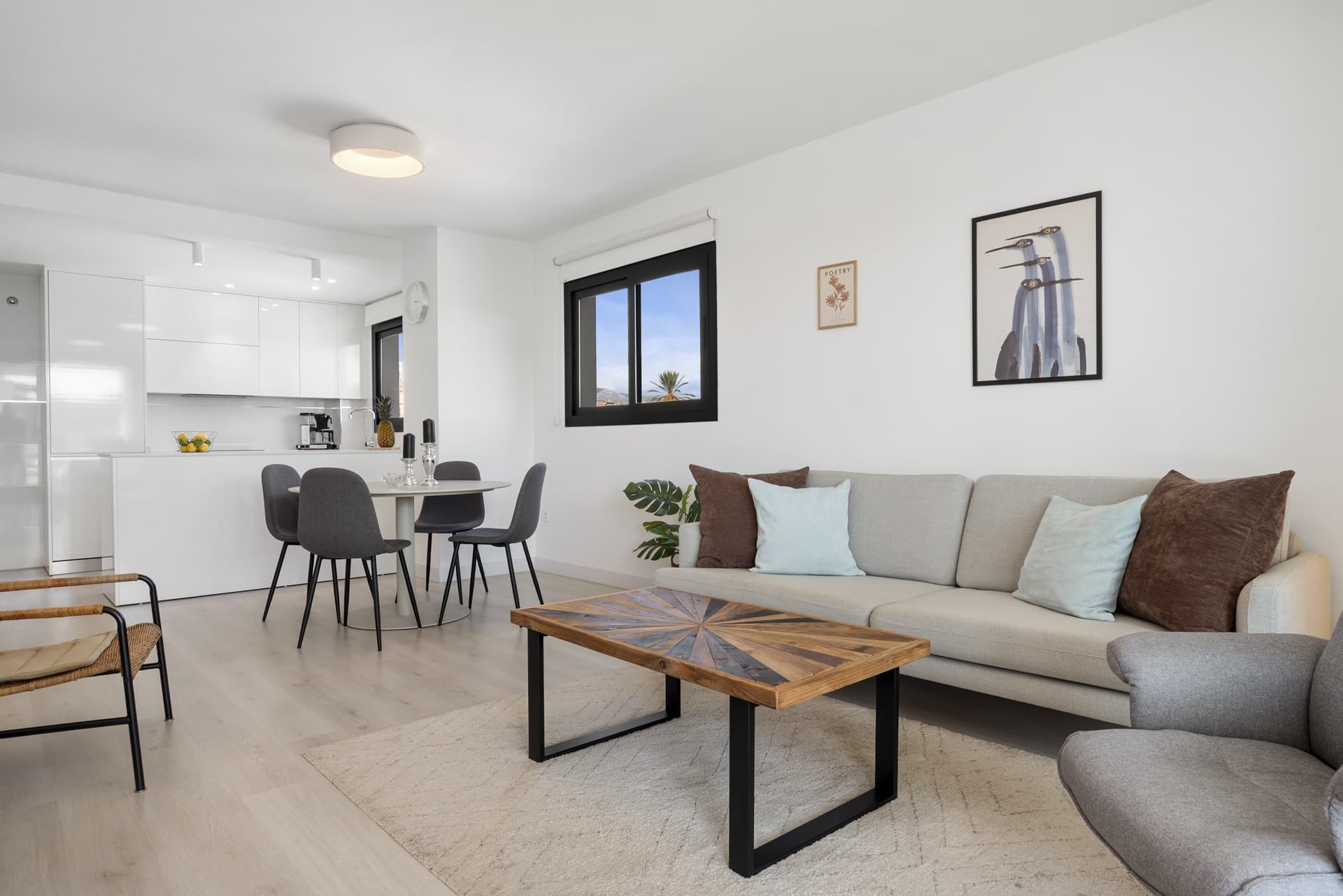 Elegant 2-Bedroom Apartment with Spacious Terrace in Jardines de las Lagunas, Mijas Costa