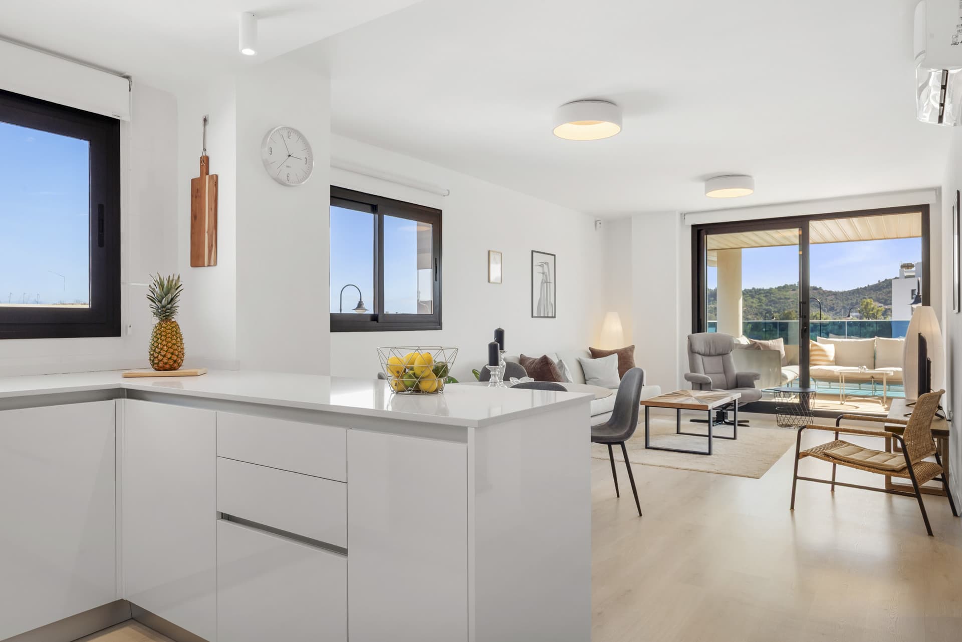 Elegant 2-Bedroom Apartment with Spacious Terrace in Jardines de las Lagunas, Mijas Costa