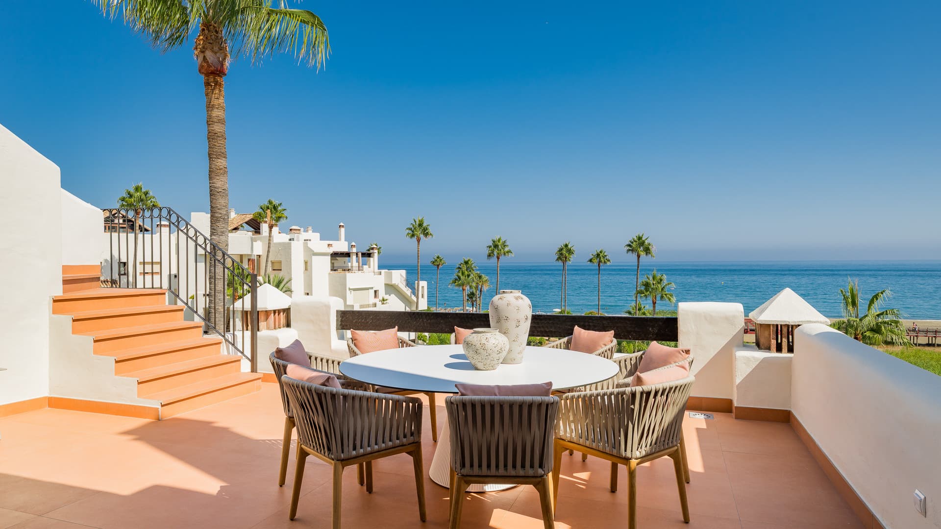 Luxury 3-Bedroom Frontline Beach Apartment in Estepona, 203 m² Terrace, Sea Views, Jacuzzi & Solarium