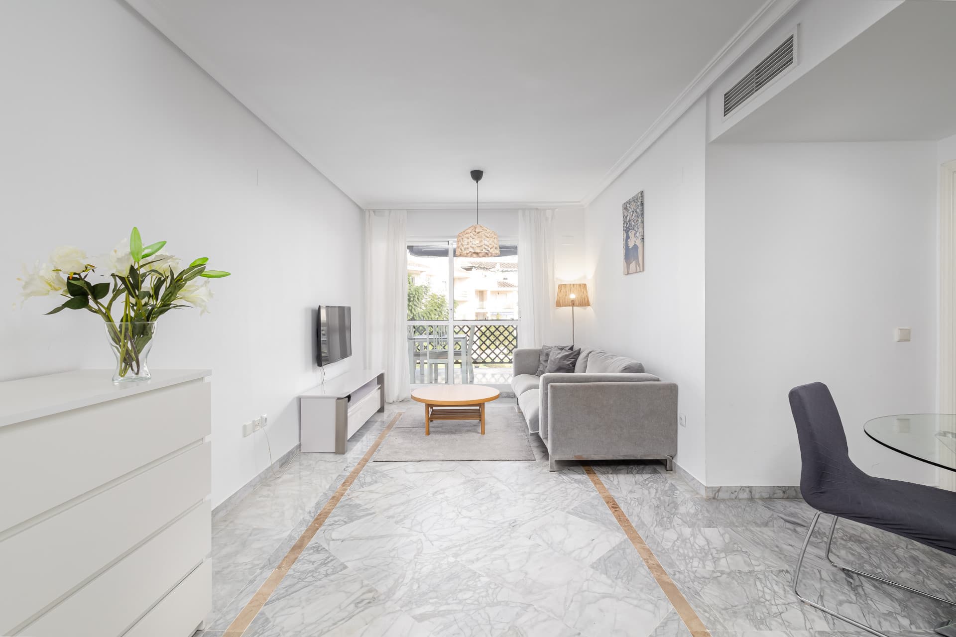 Charming 2-Bedroom Apartment Near Puerto Banús, Marbella – Walking Distance to the Beach