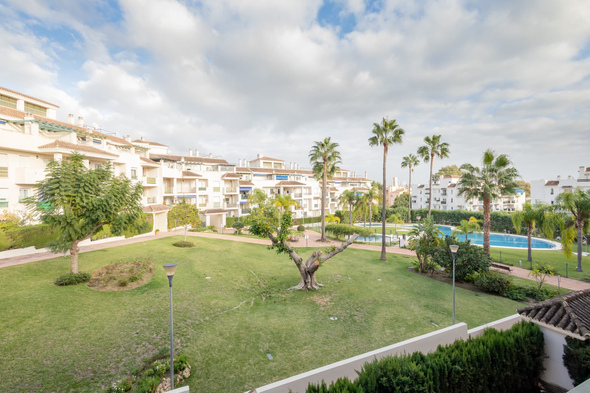 Charming 2-Bedroom Apartment Near Puerto Banús, Marbella – Walking Distance to the Beach