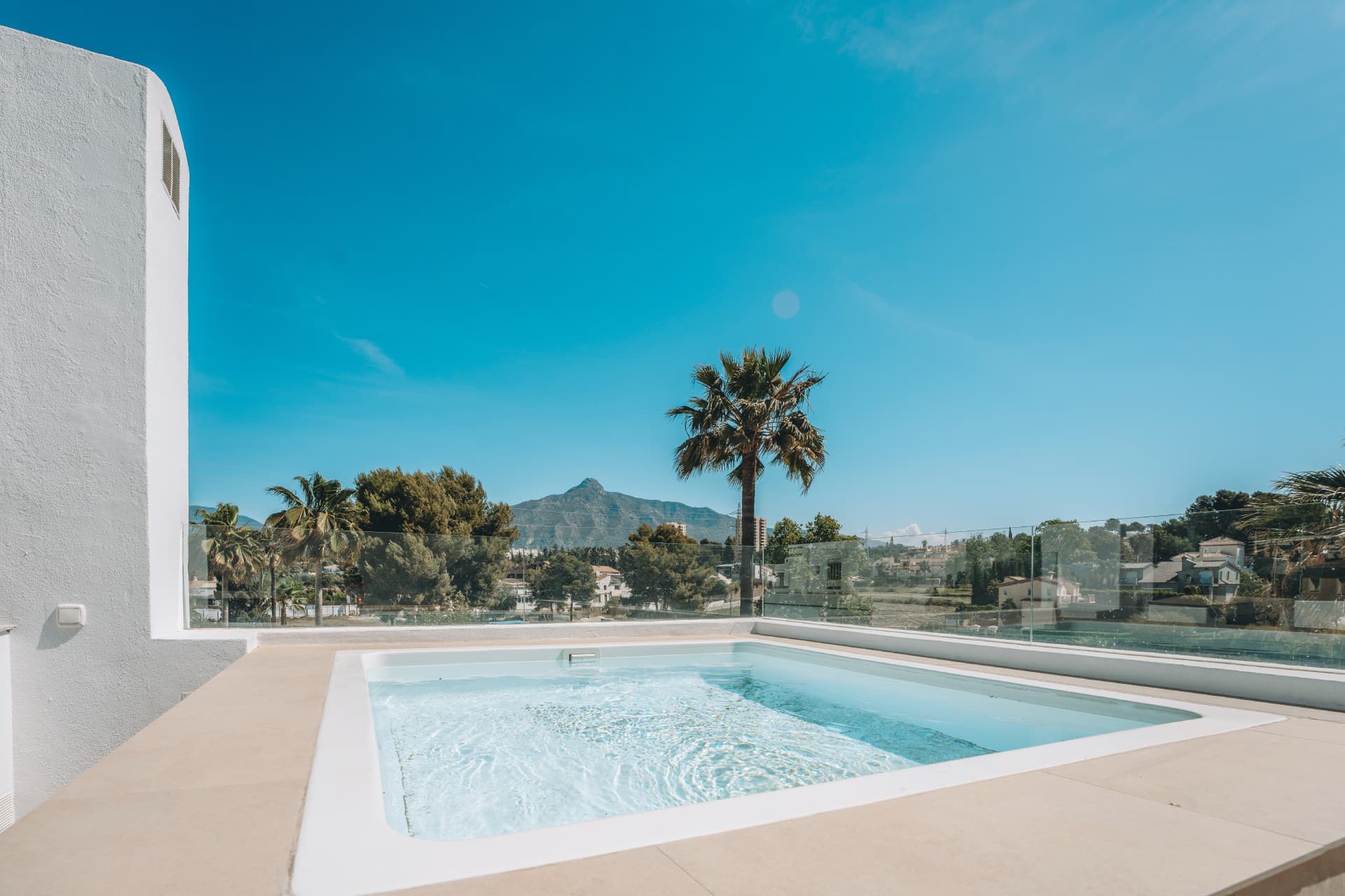 Exclusive 4-Bedroom Townhouse in Nueva Andalucía with Private Pool