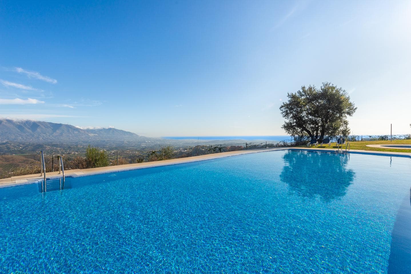 Every morning you can contemplate from your terrace how the sun appears on the scene, rising up and showing spectacular