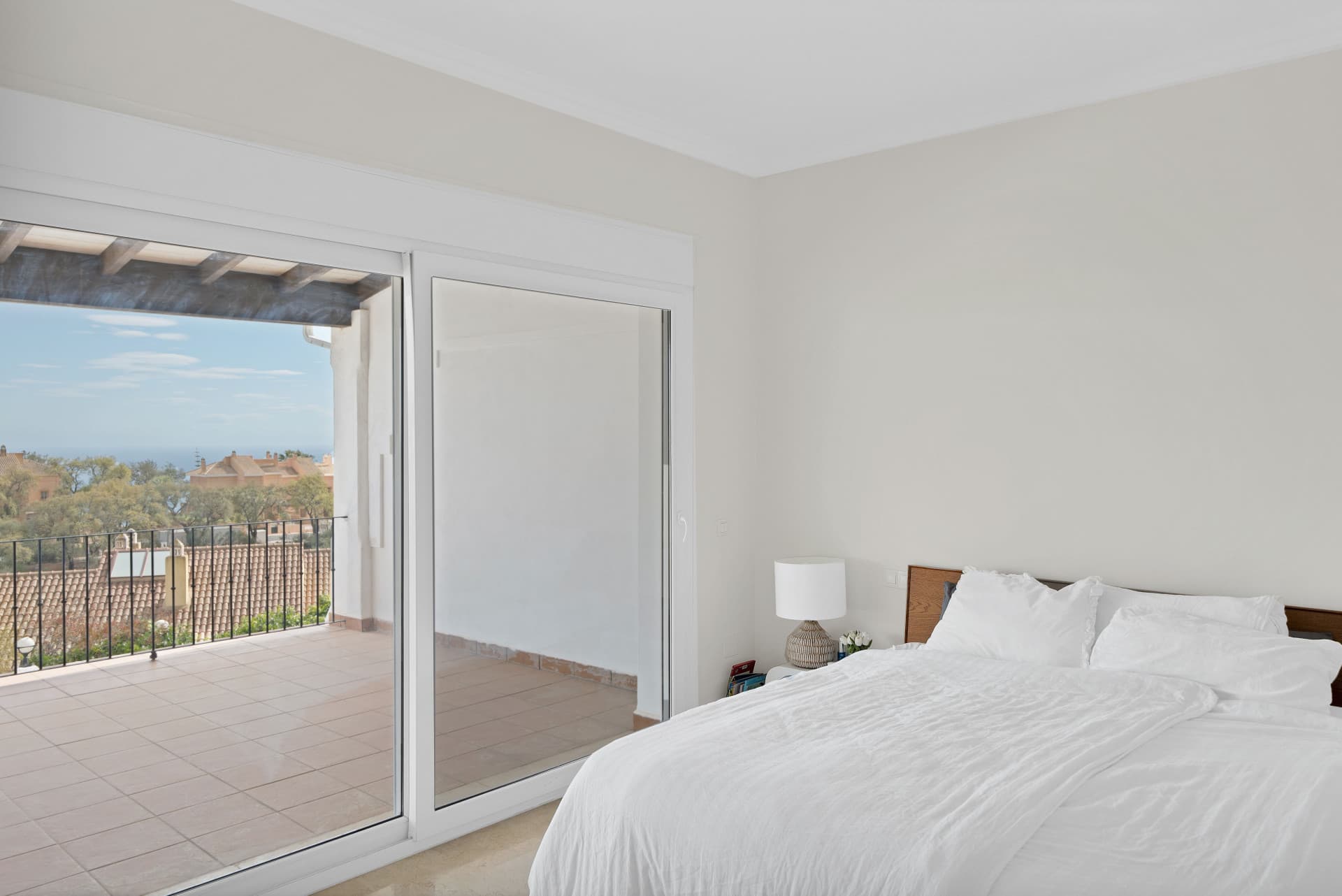 Recently Renovated semi-detached house in La Mairena surrounded by Nature!