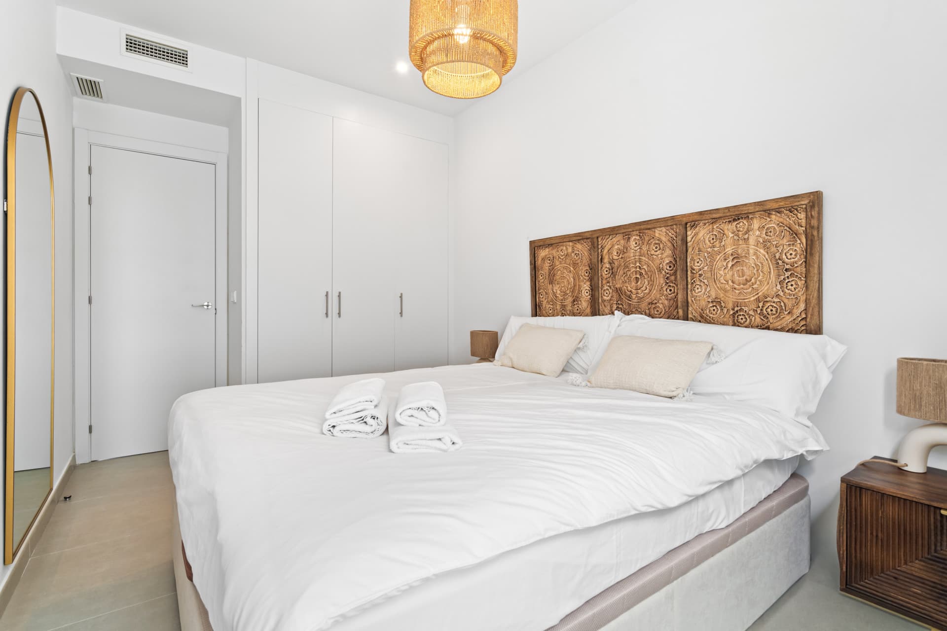 Brand New 3-Bedroom Apartment with Sea & Mountain Views – New Golden Mile
